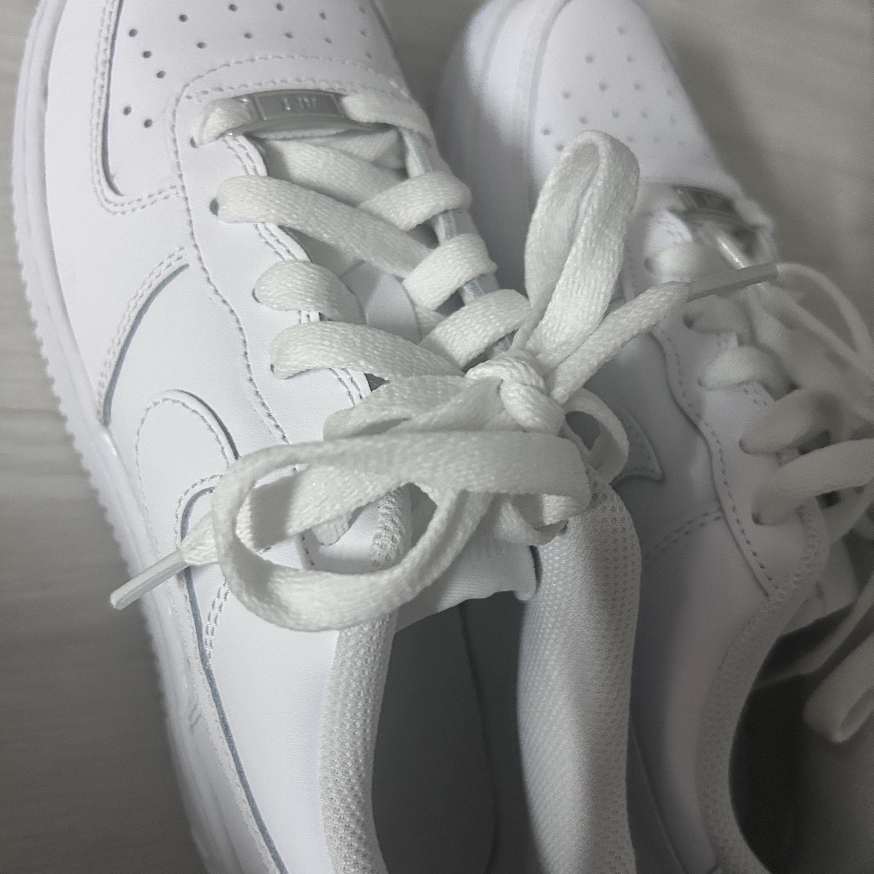 (GS) Nike Air Force 1 LE White 착용 스타일