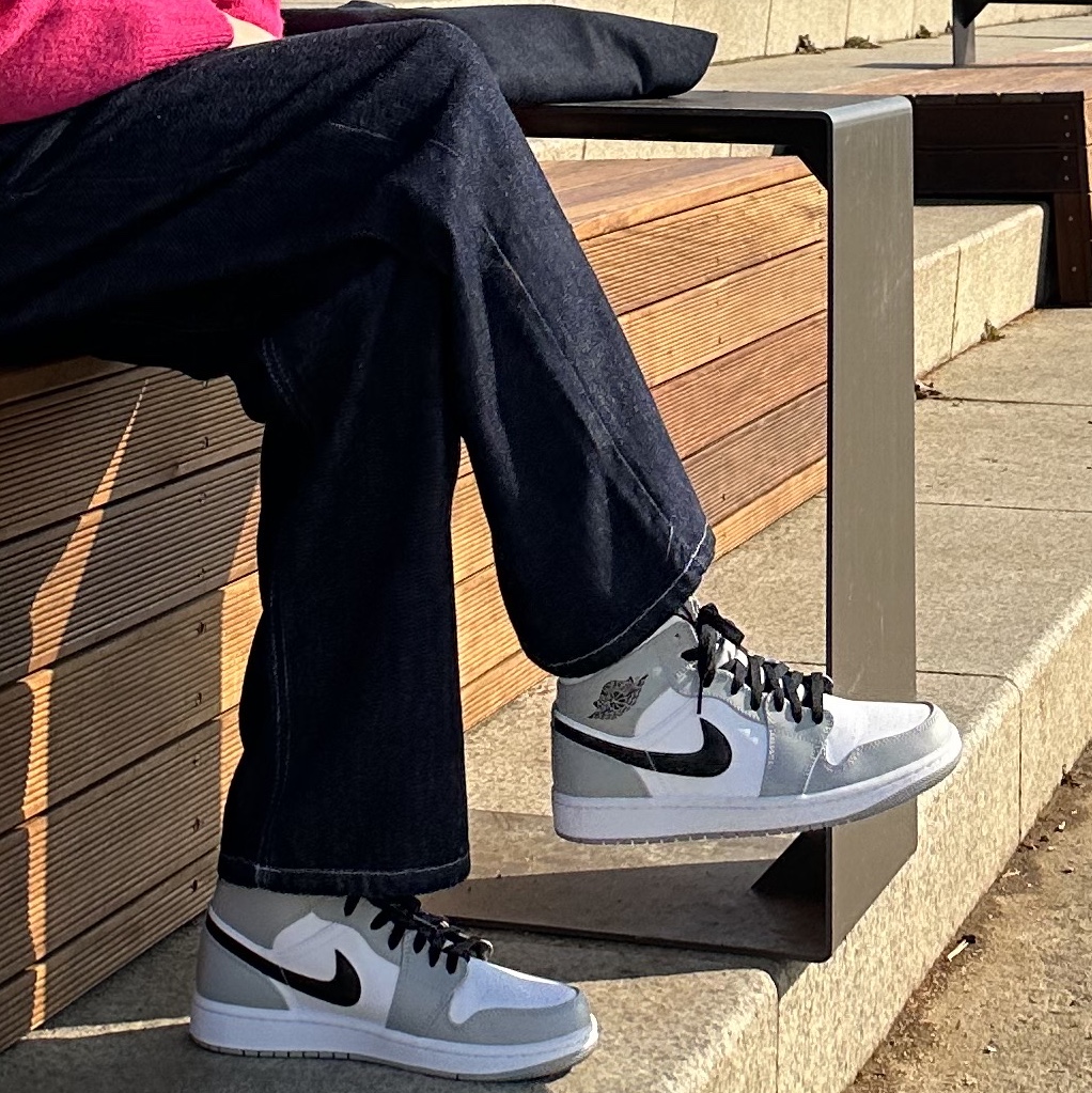 Jordan 1 Mid Light Smoke Grey 착용 스타일