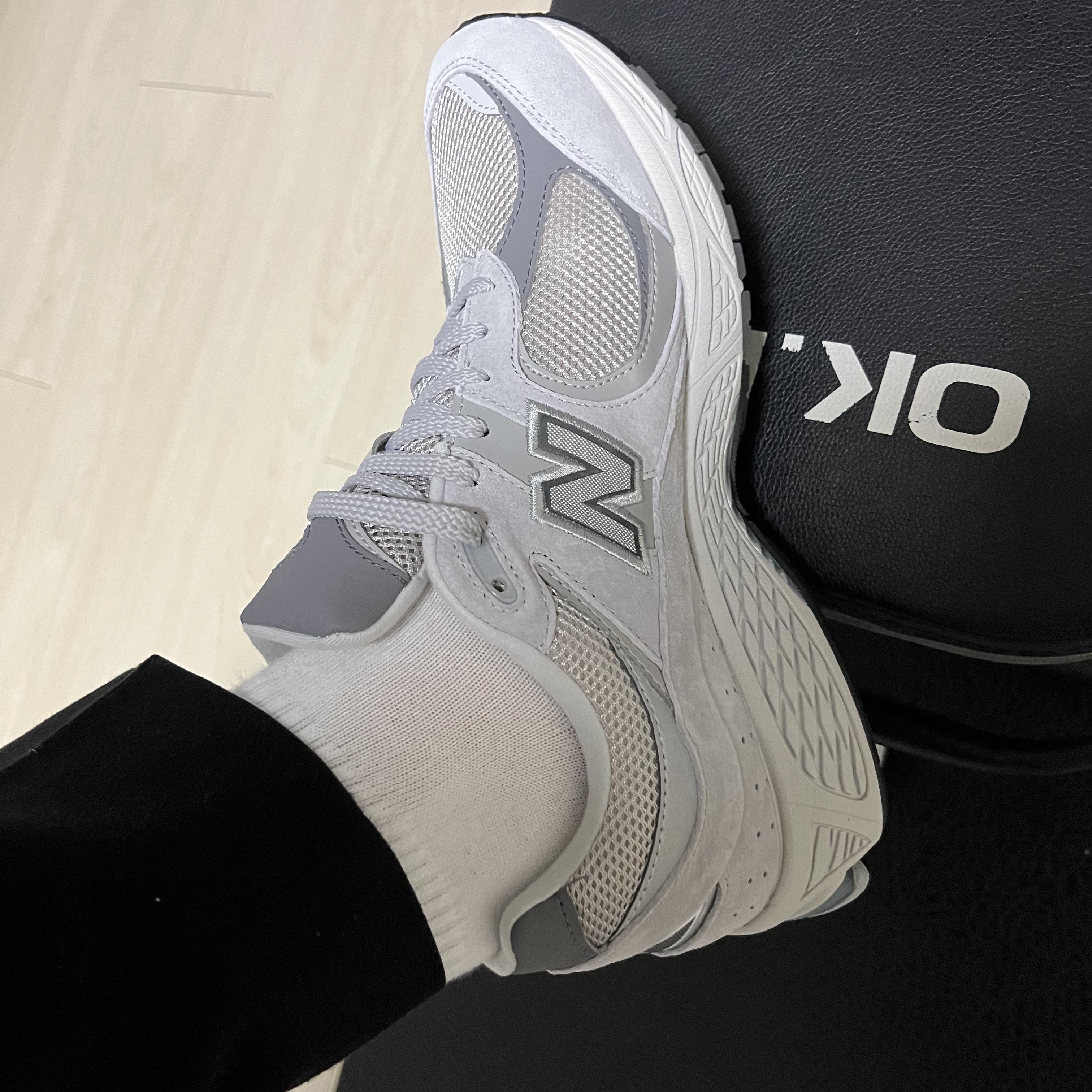 New Balance 2002R T2 Gray 착용 스타일 - 2