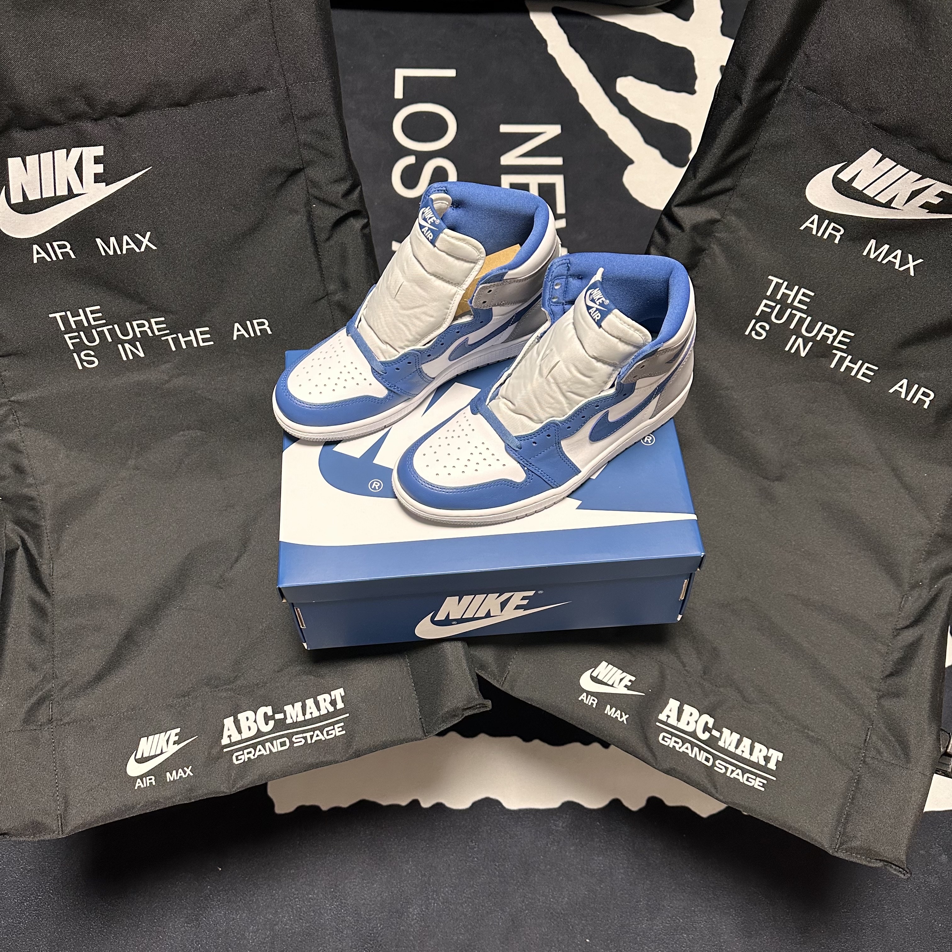 Jordan 1 Retro High OG True Blue 착용 스타일