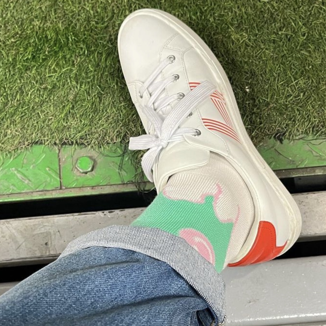 (W) Hermes Avantage Sneakers Calfskin & Blanc Orange 착용 스타일