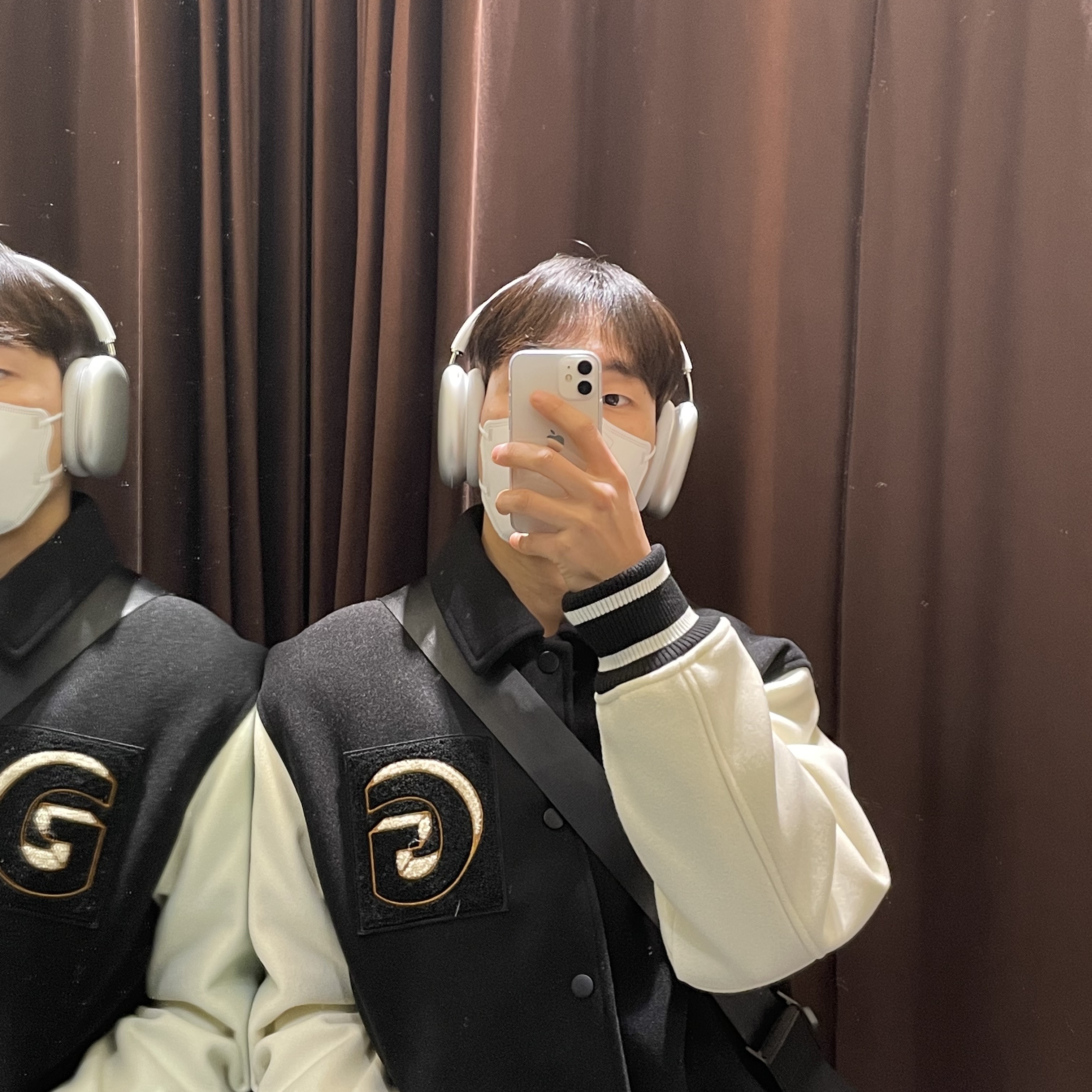 Apple AirPods Max Lightning Silver (Korean Ver.) 착용 스타일 - 1