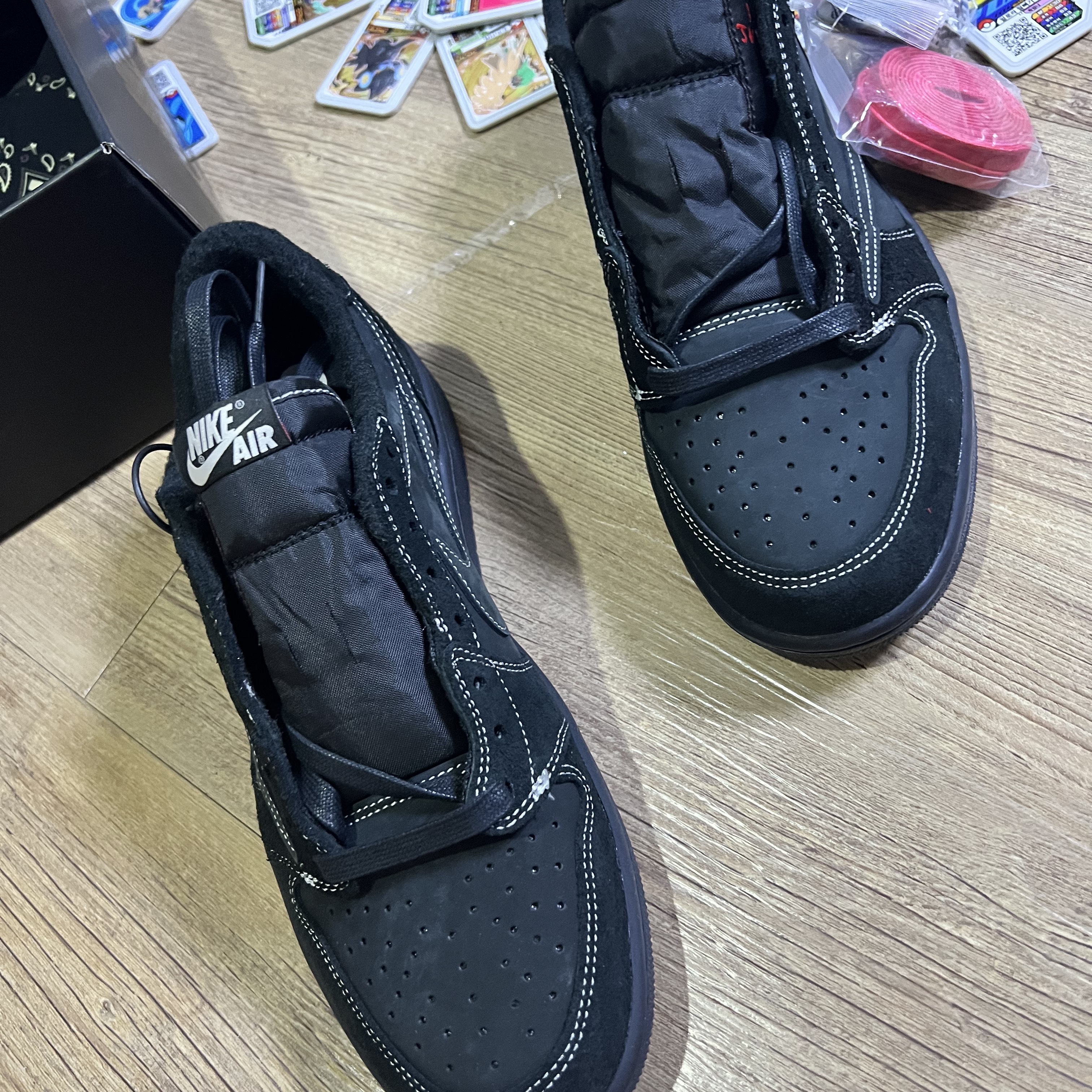 Jordan 1 x Travis Scott Retro Low OG SP Black Phantom 착용 스타일 - 1