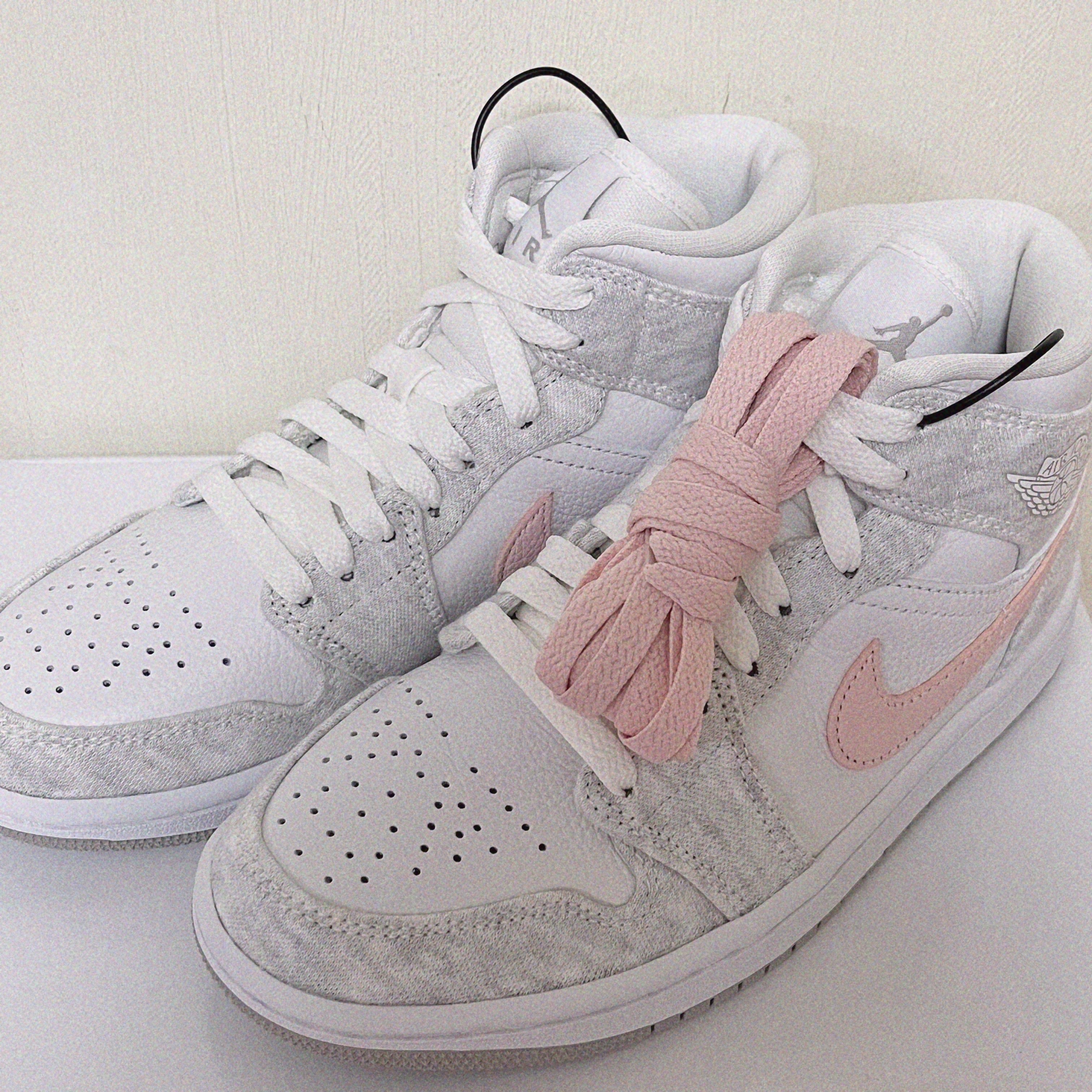 (W) Jordan 1 Mid SE Light Iron Ore 착용 스타일 - 1