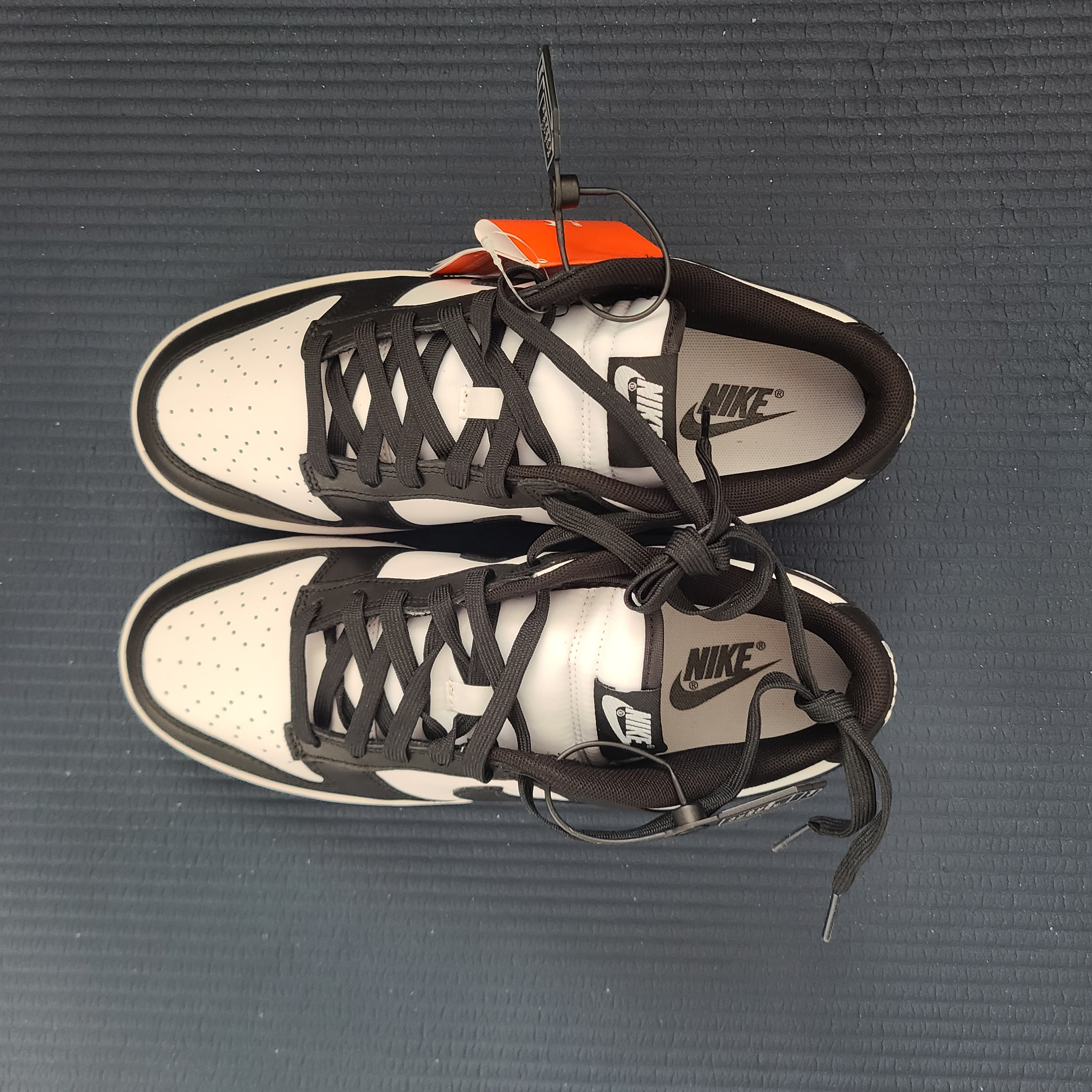 Nike Dunk Low Retro Black 착용 스타일