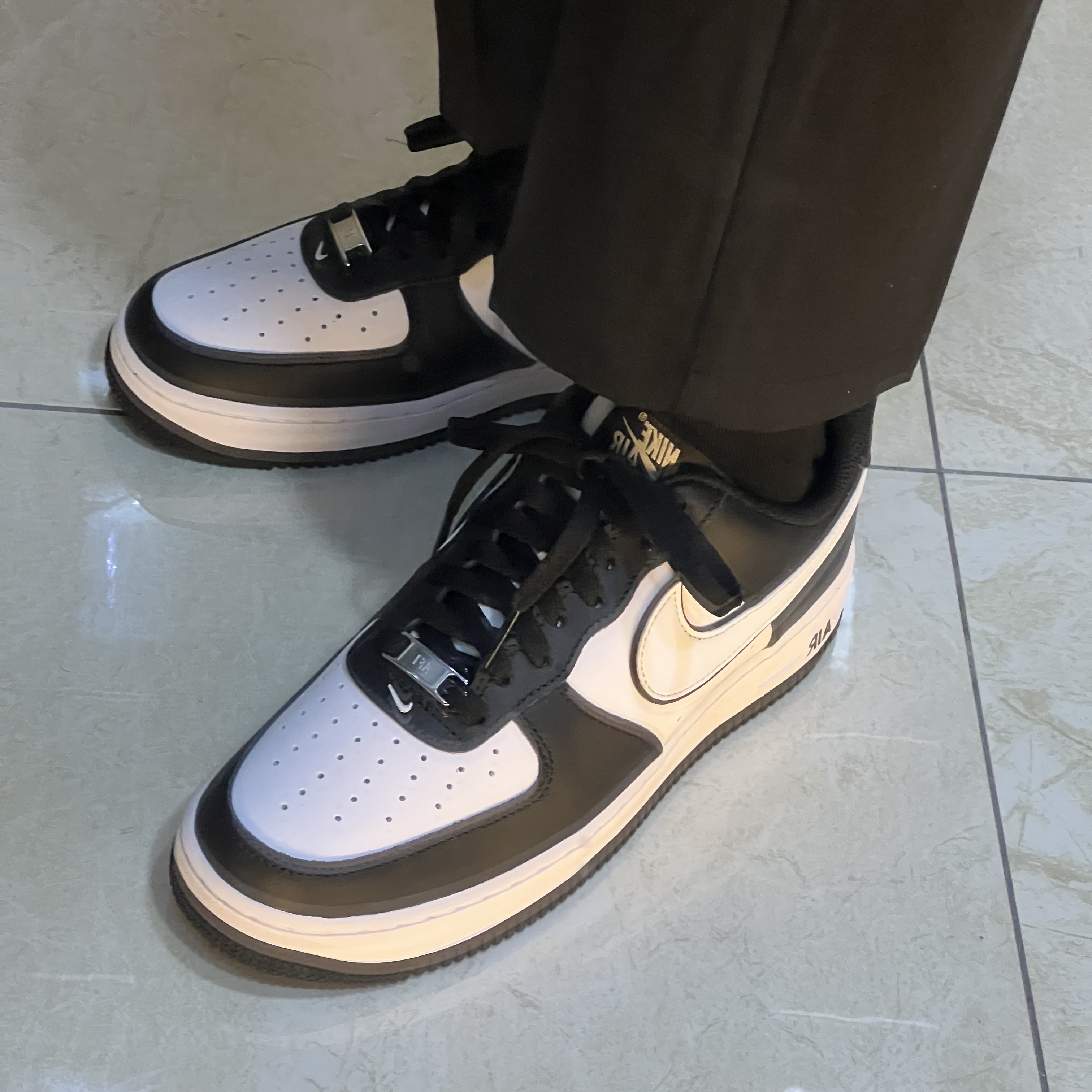 Nike Air Force 1 '07 Black White 착용 스타일
