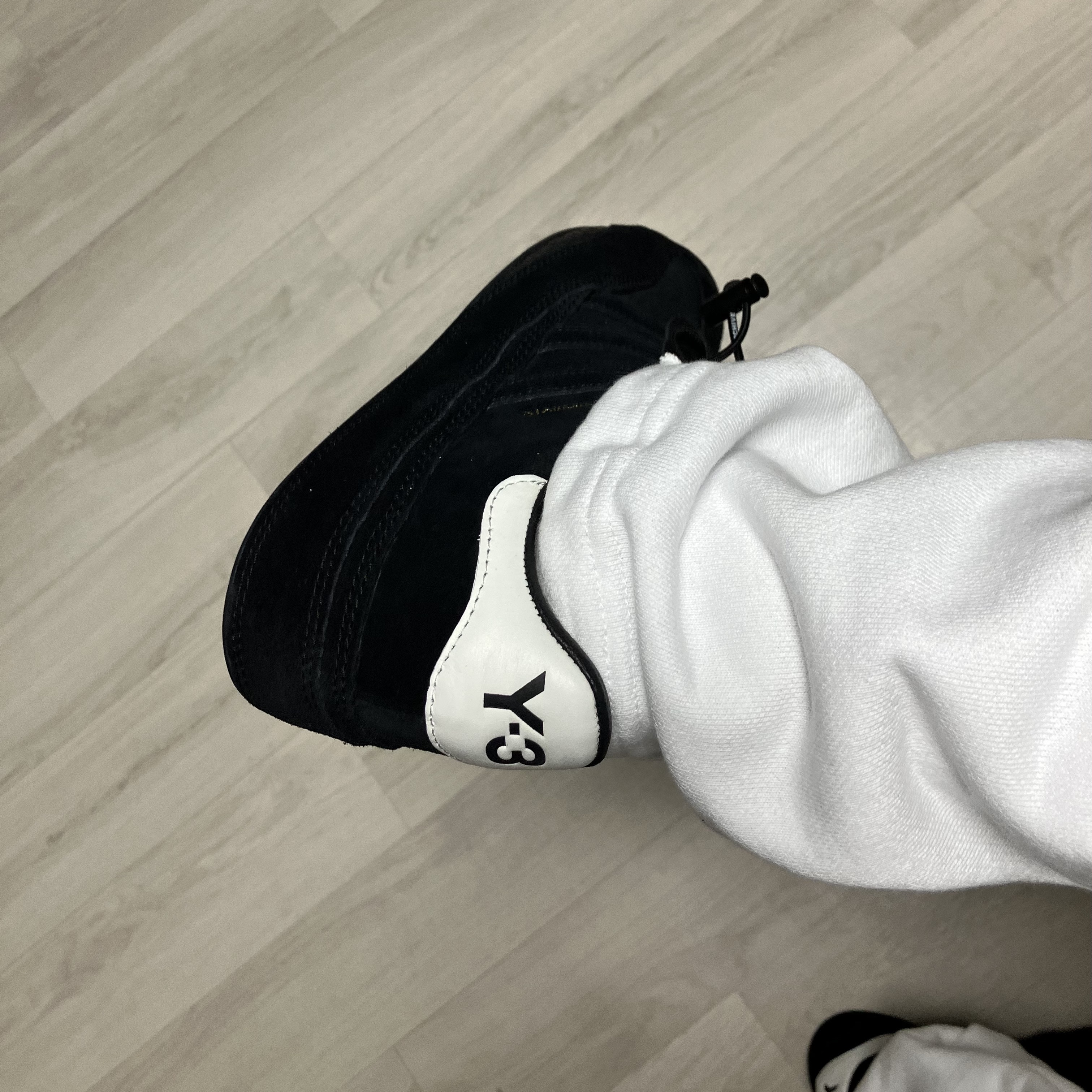 Y-3 Gazelle Black 착용 스타일 - 1