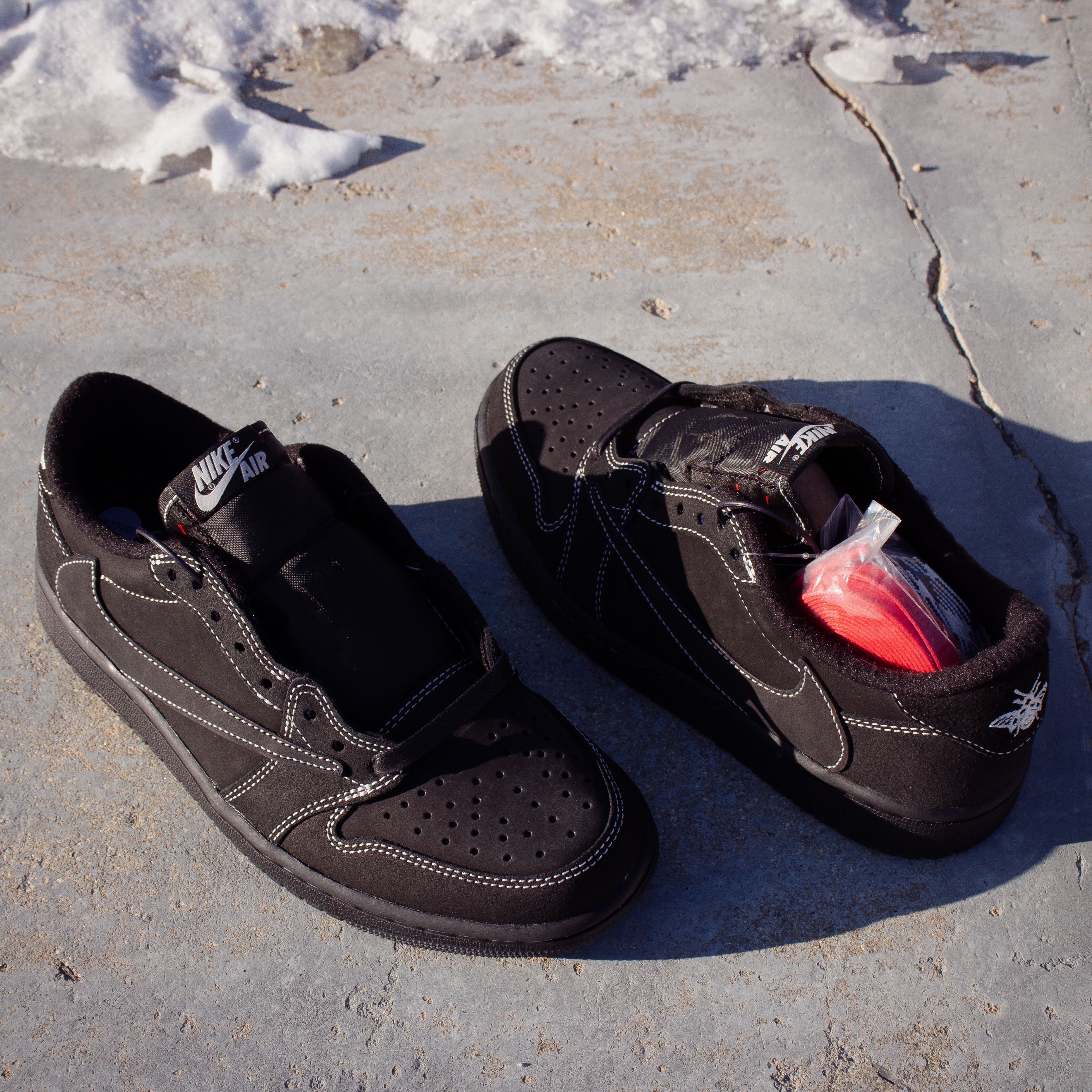 Jordan 1 x Travis Scott Retro Low OG SP Black Phantom 착용 스타일 - 2