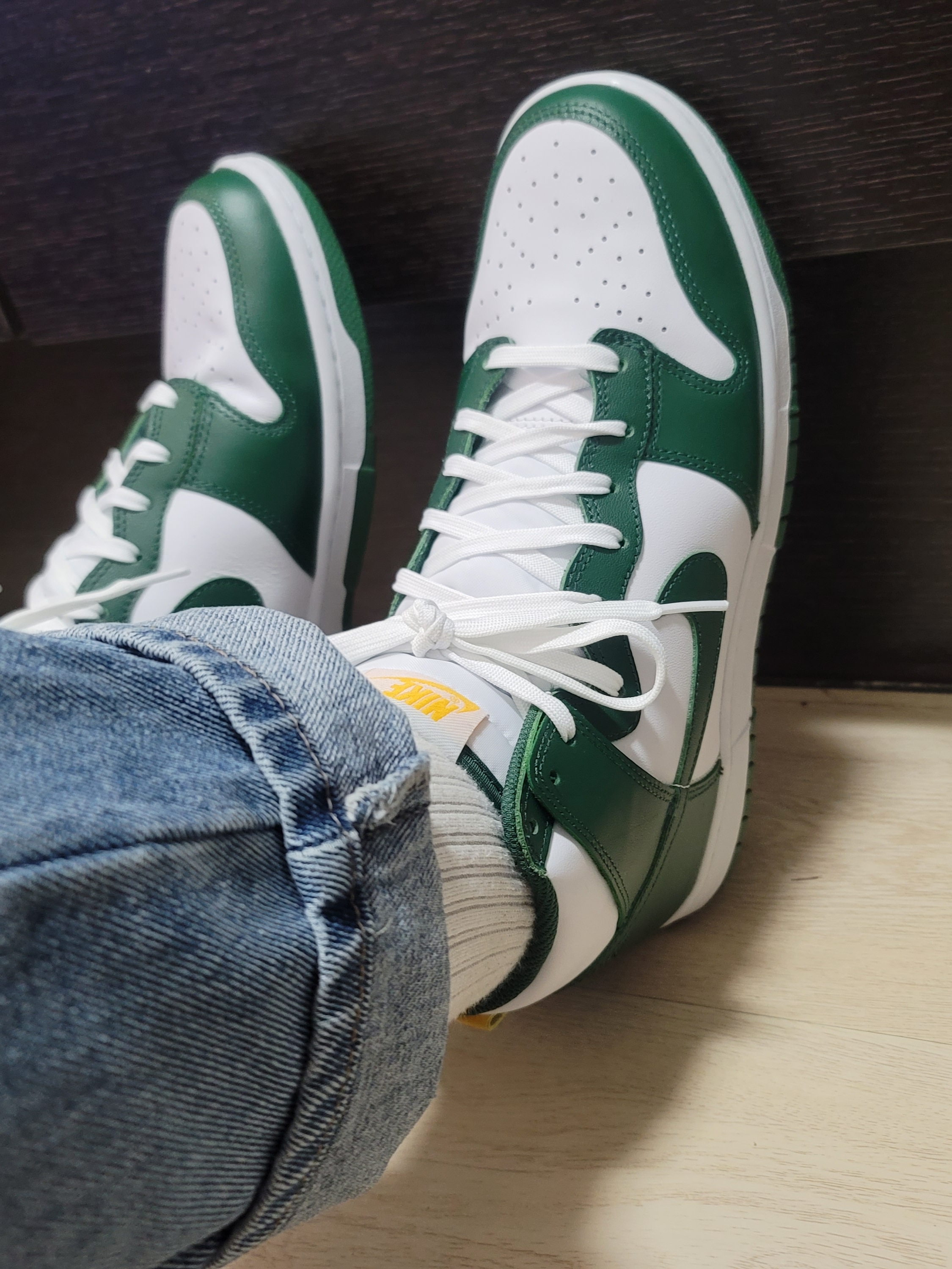 Nike Dunk High Retro Noble Green 착용 스타일 - 2
