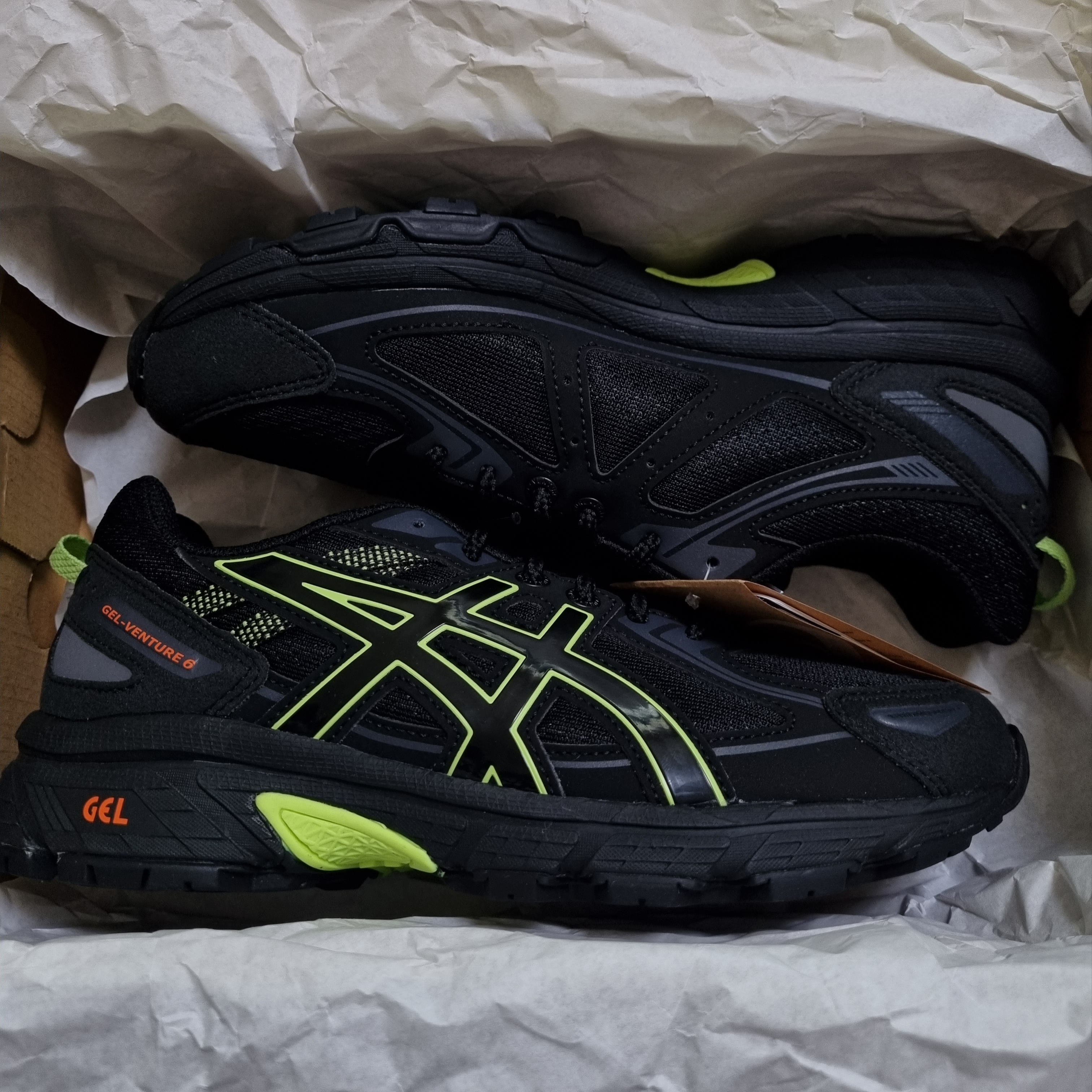Asics Gel-Venture 6 Black Lime Green 착용 스타일