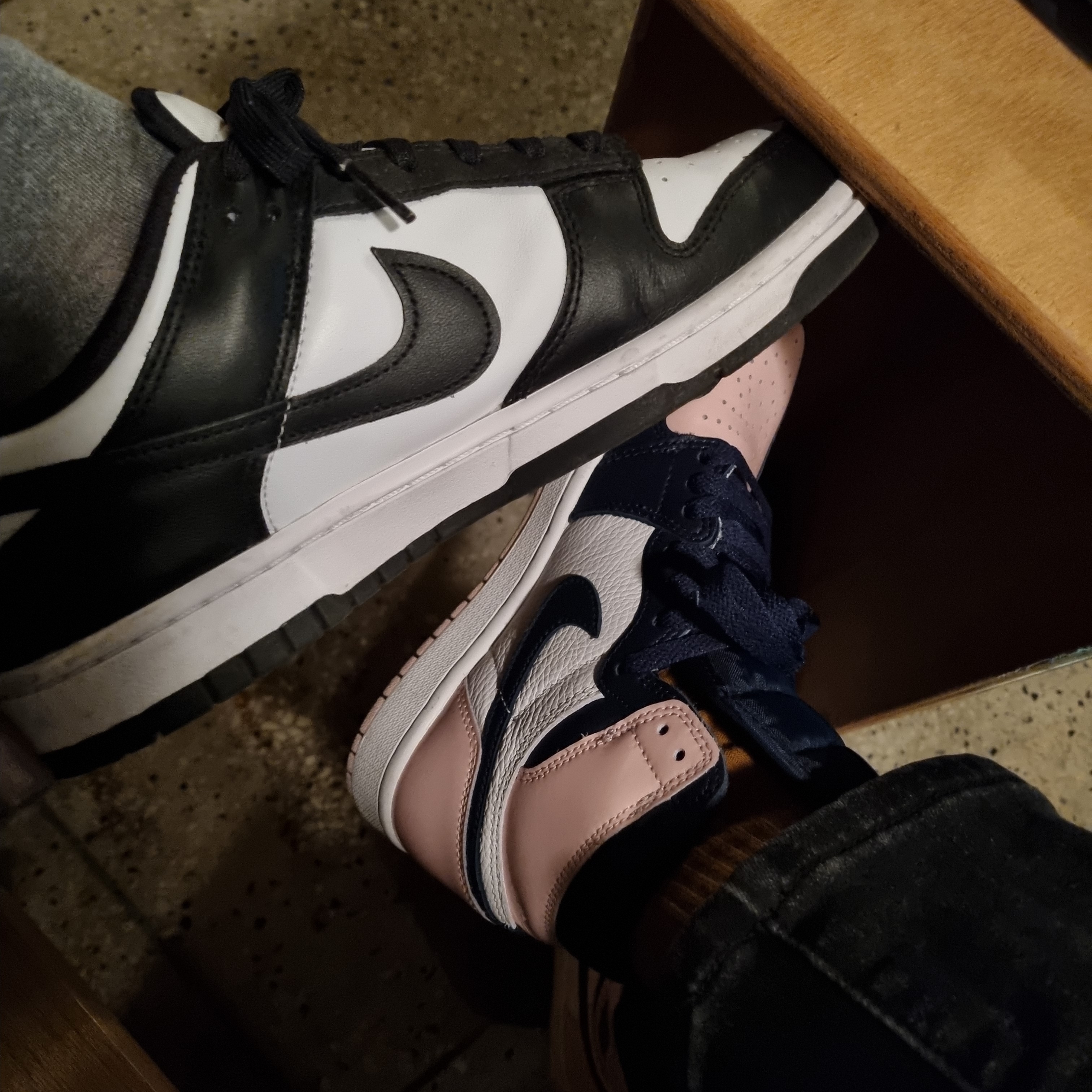 Nike Dunk Low Retro Black, (W) Jordan 1 Retro High OG Atmosphere 착용 스타일 - 2