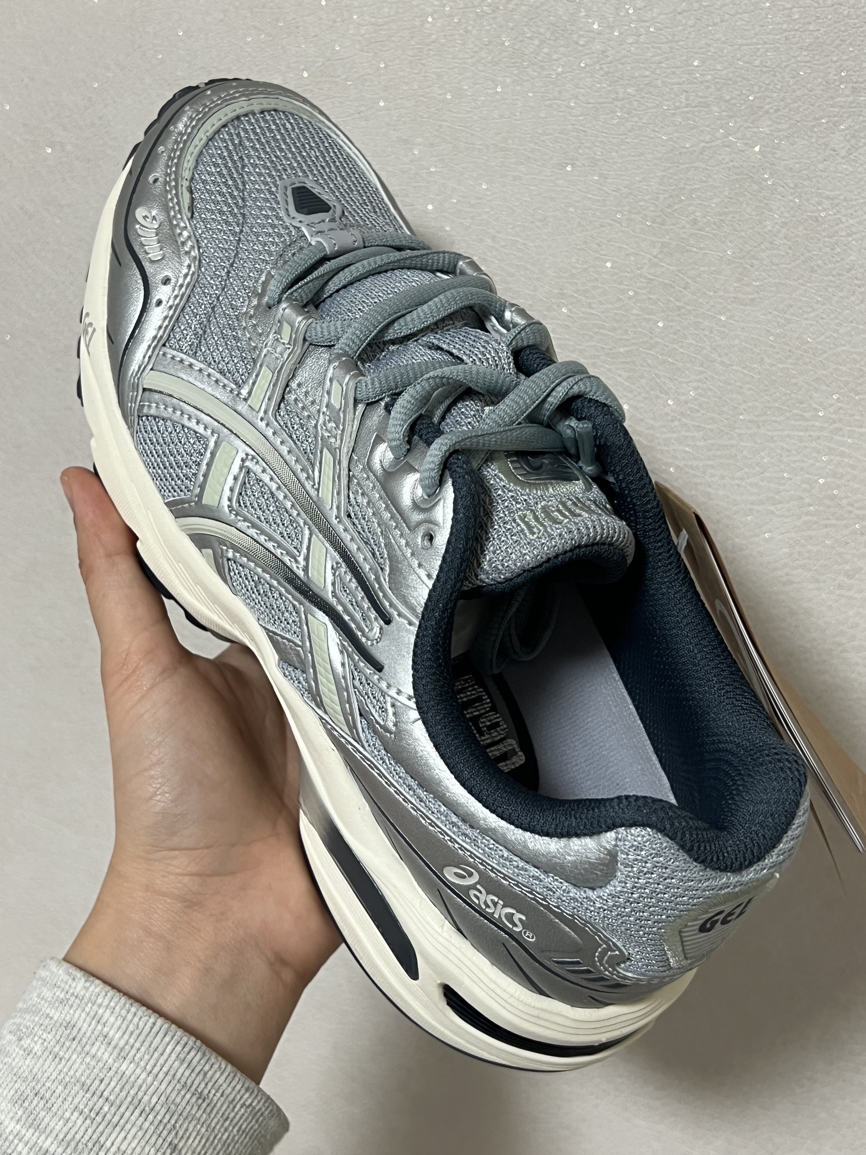 Asics Gel-1090 Piedmont Grey 착용 스타일
