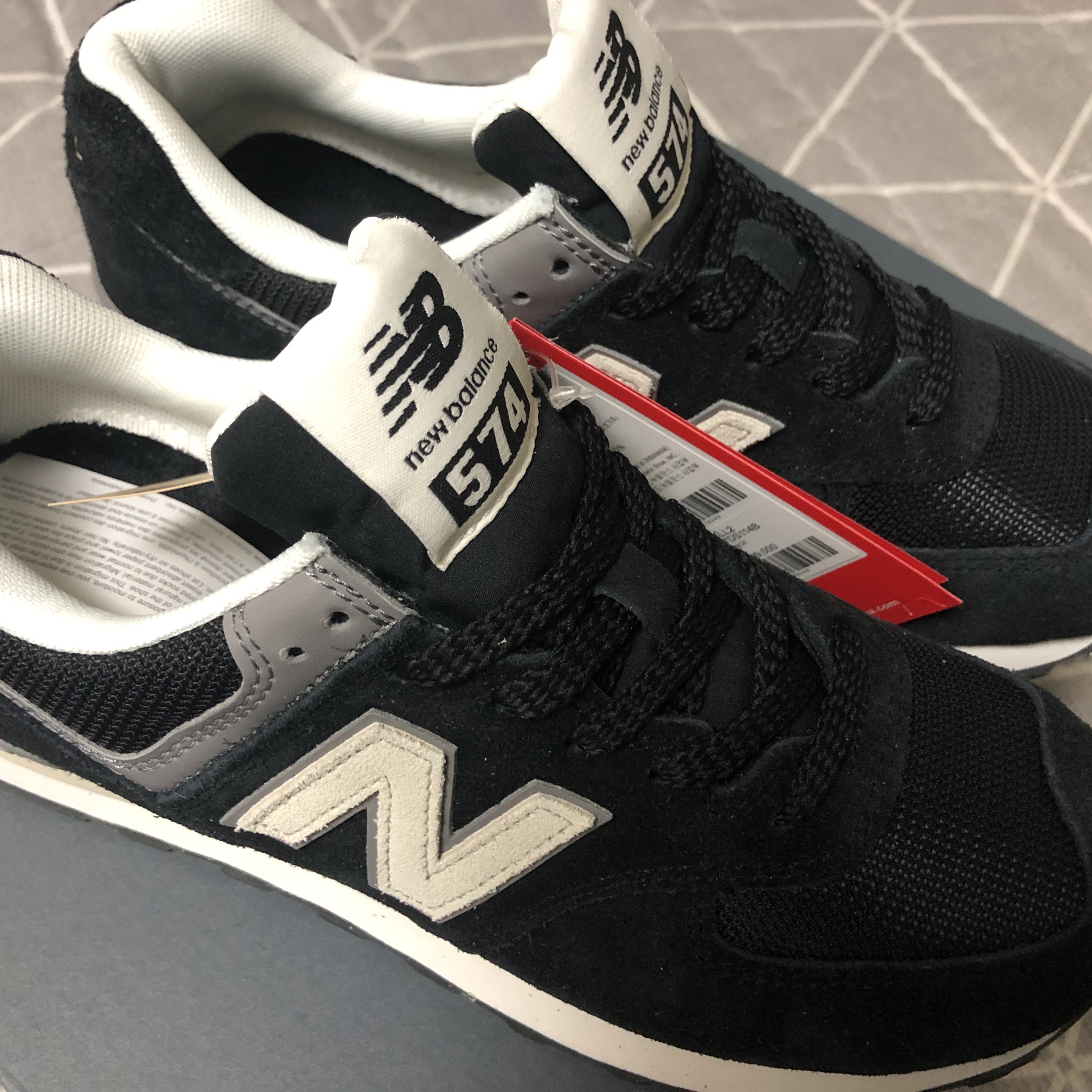 New Balance 574 Classics Reimagined Black 착용 스타일