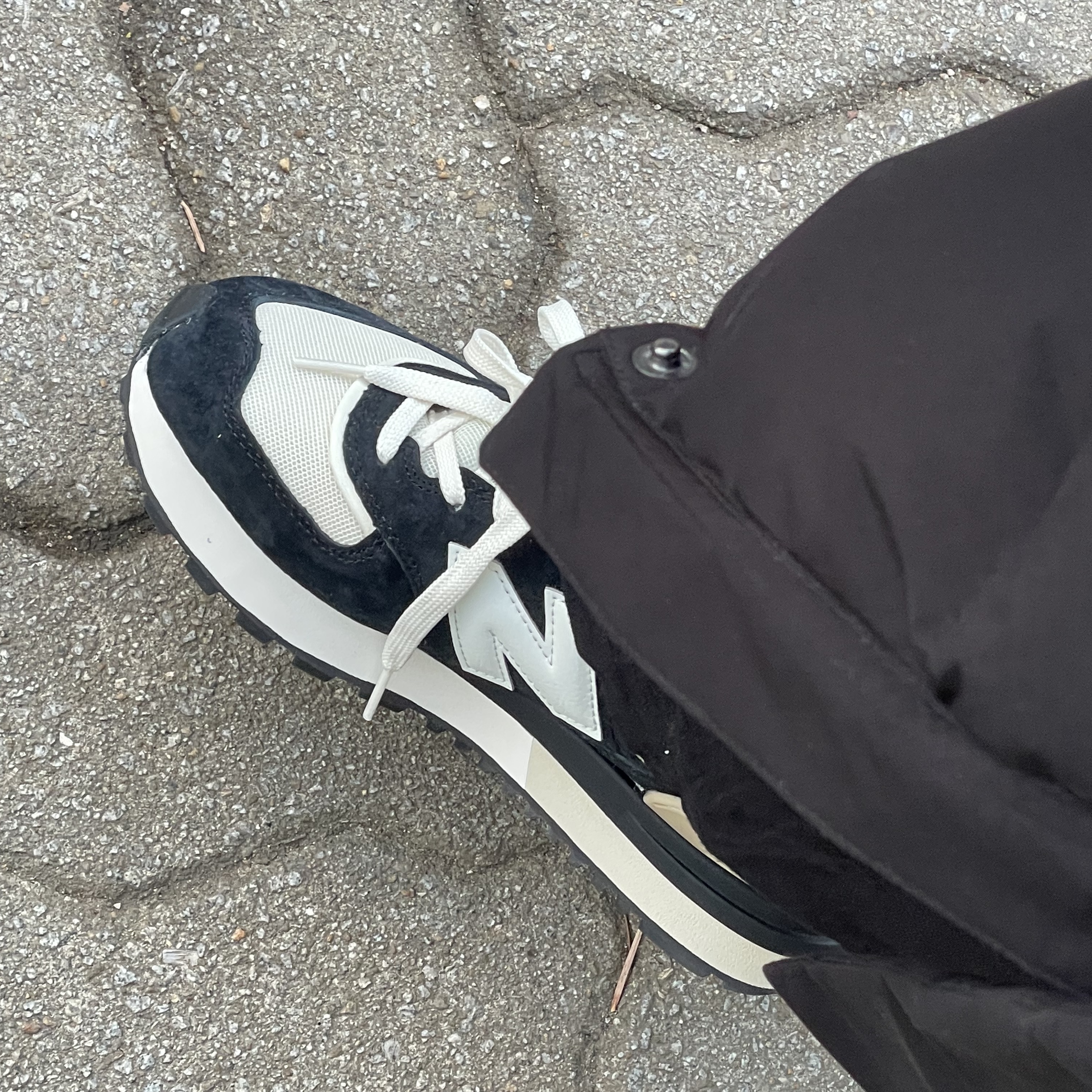 New Balance 574 Legacy Black Angora 착용 스타일 - 4