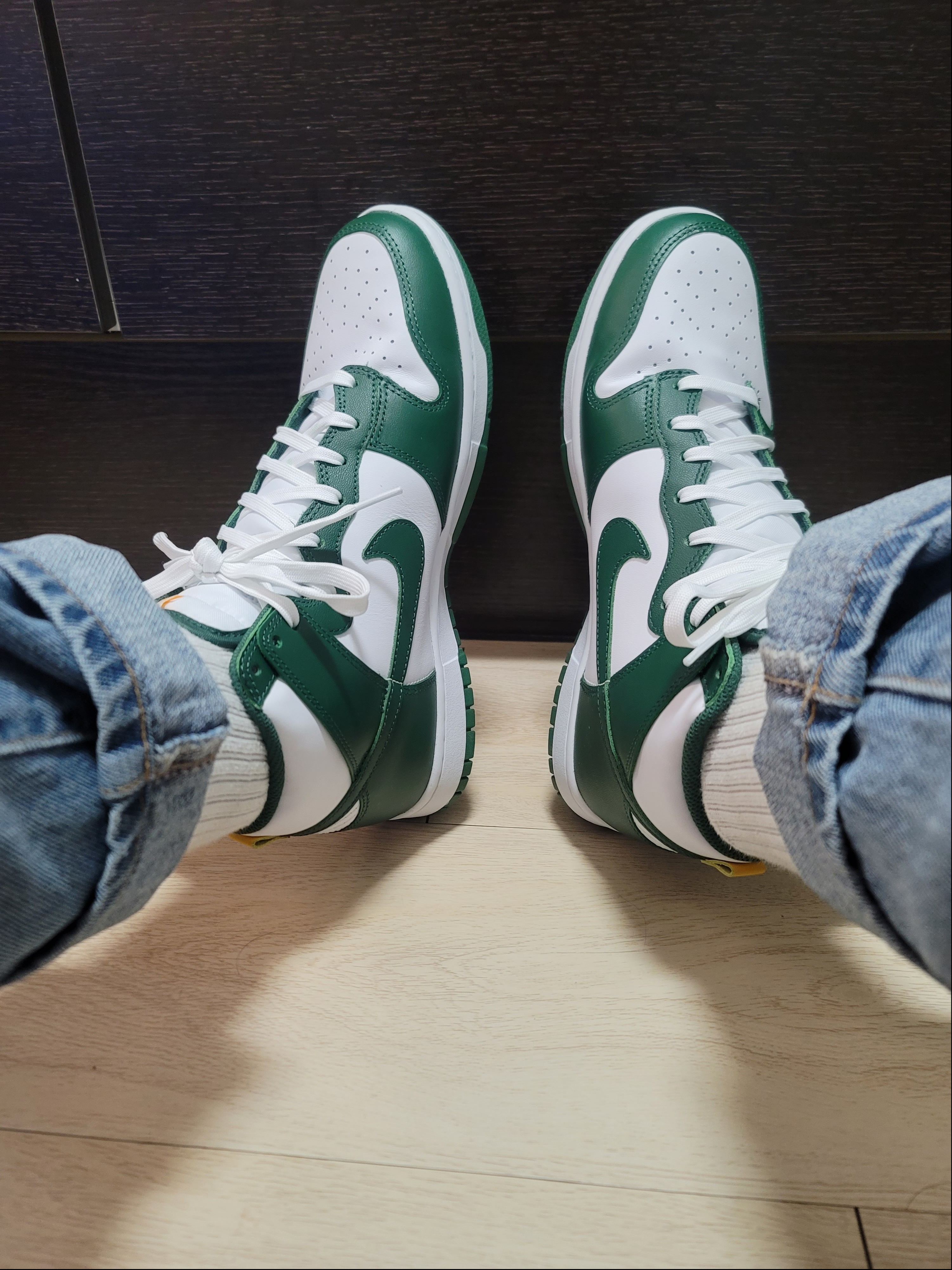Nike Dunk High Retro Noble Green 착용 스타일 - 1