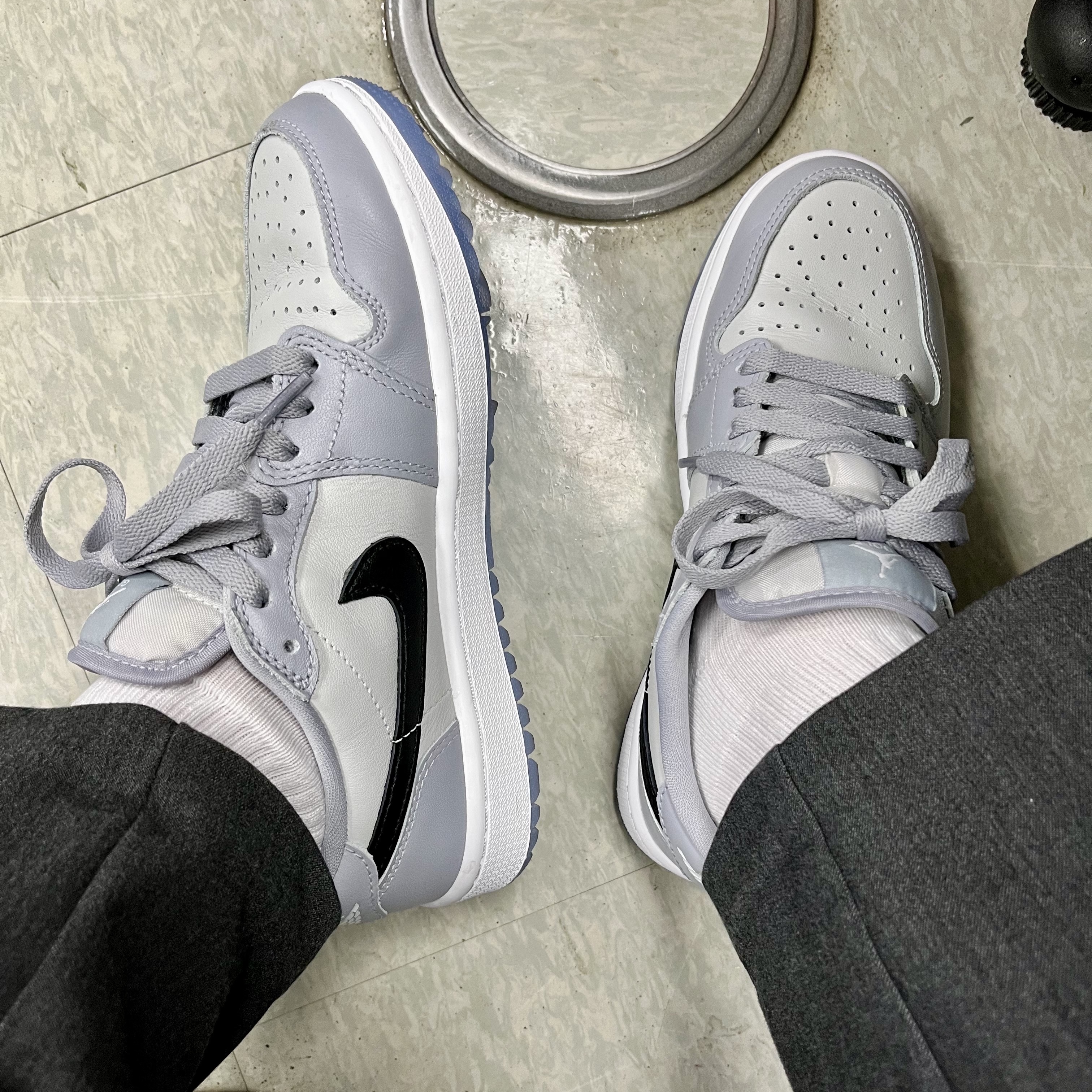 Jordan 1 Low Golf Wolf Grey 착용 스타일
