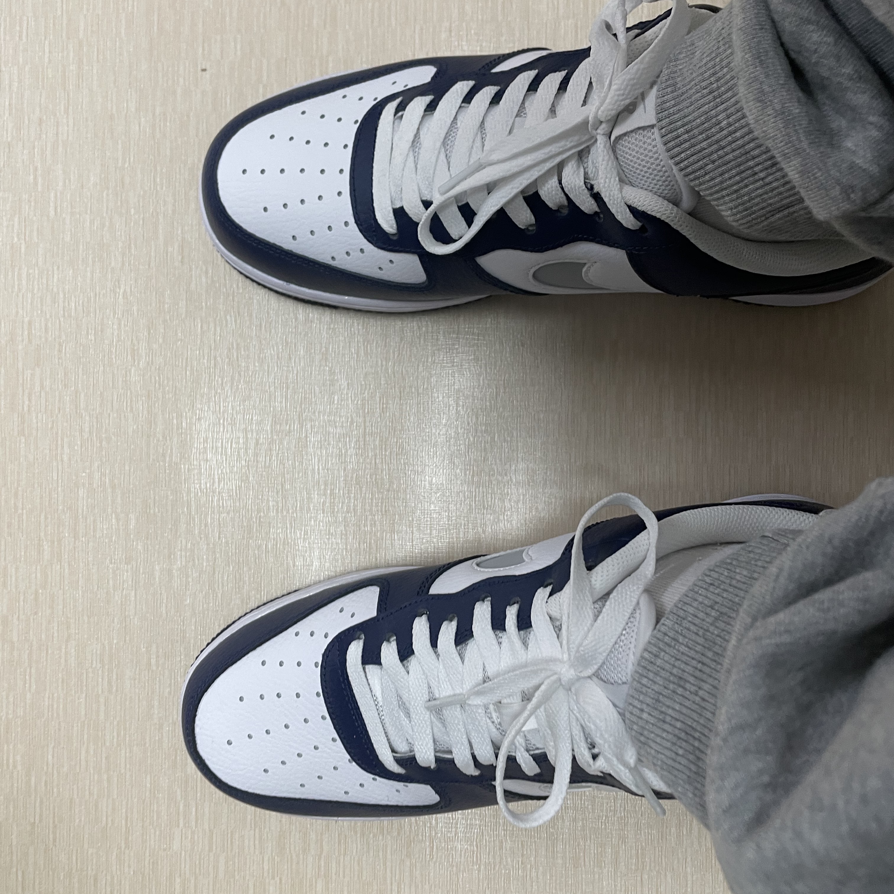 Nike Air Force 1 '07 Cut Out Swoosh Midnight Navy, Nike x Supreme Air Force 1 Low White 착용 스타일 - 2