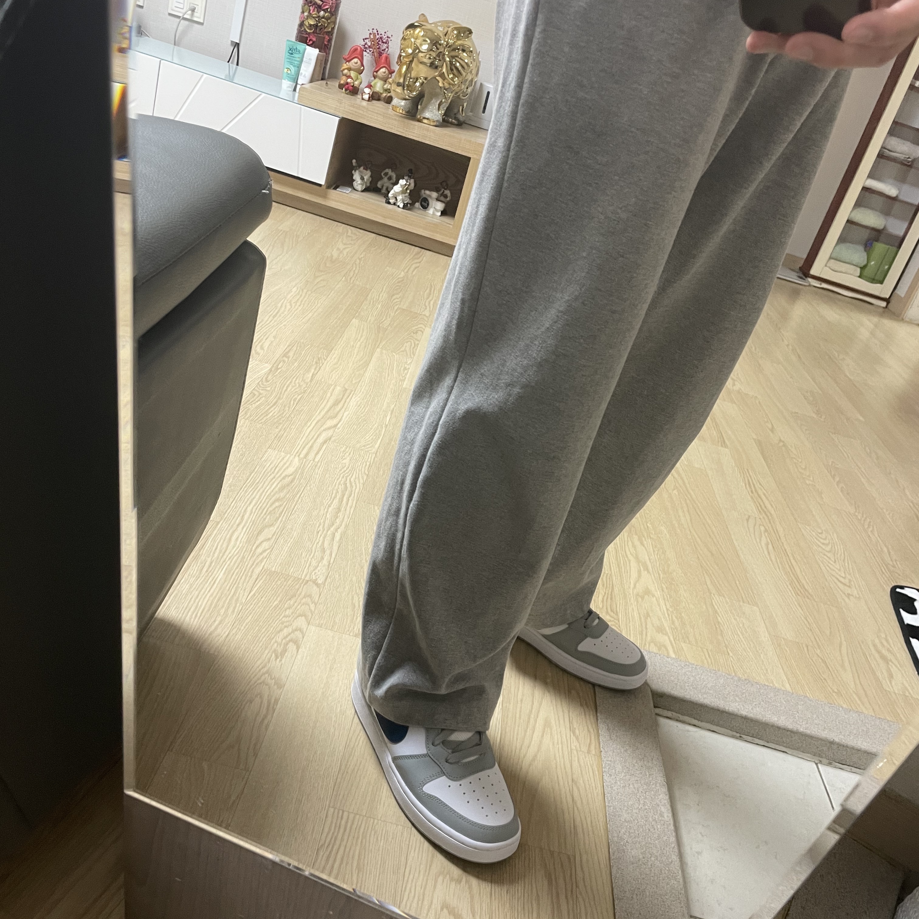 (GS) Nike Court Borough Low 2 Light Smoke Grey 착용 스타일 - 1