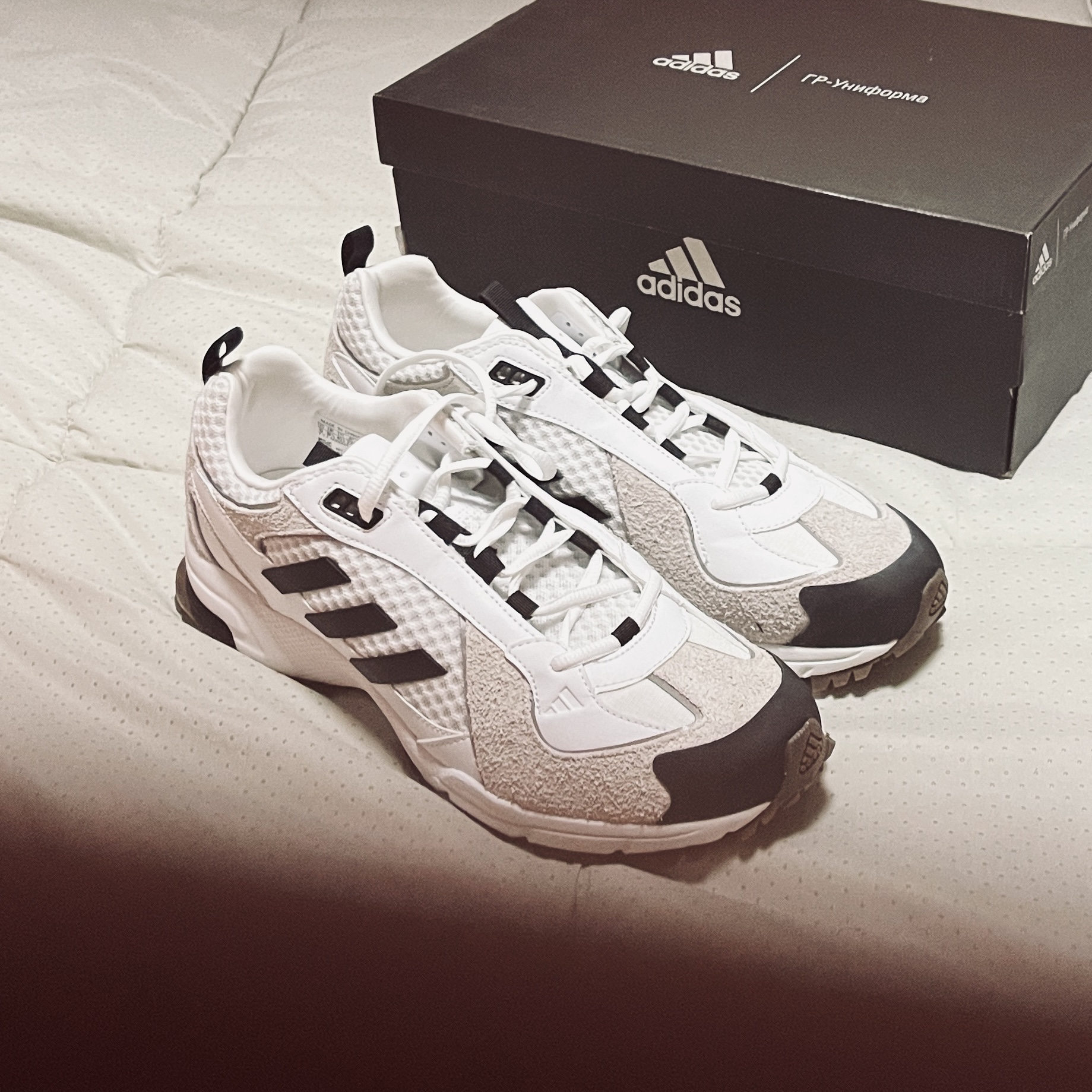 Adidas x GR-Uniforma BW18 White 착용 스타일
