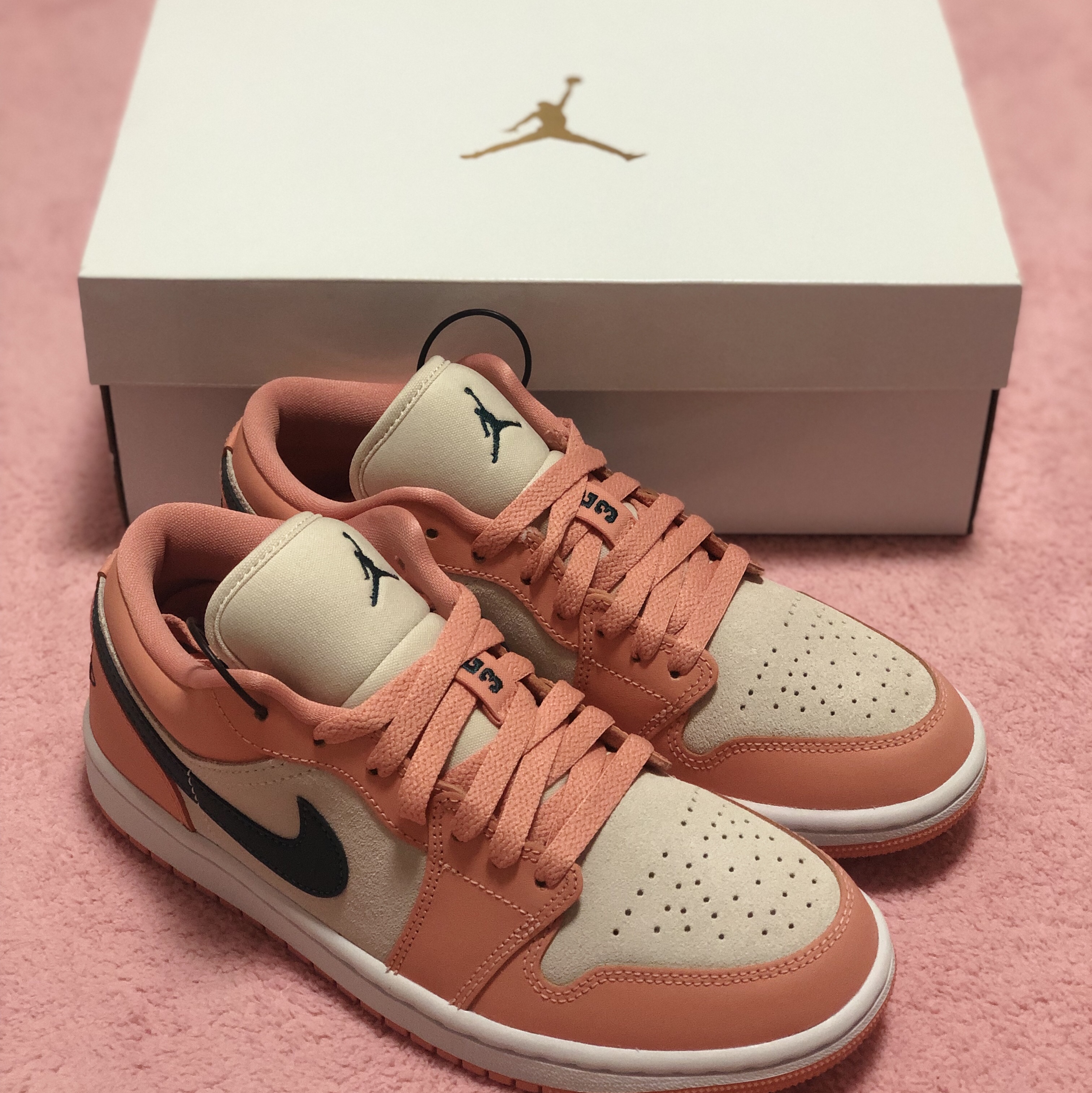 (W) Jordan 1 Low Light Madder Root 착용 스타일