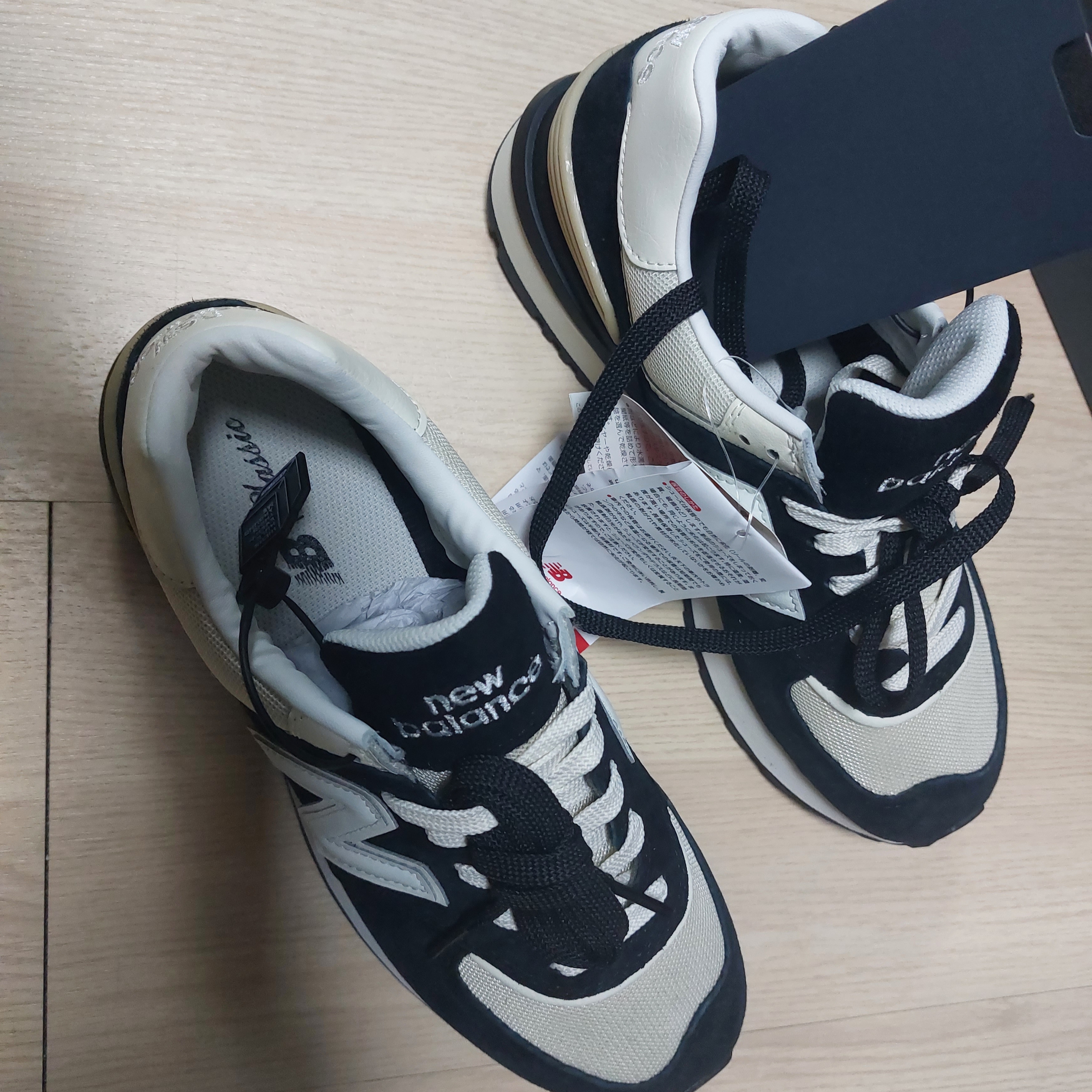 New Balance 574 Legacy Black Angora 착용 스타일
