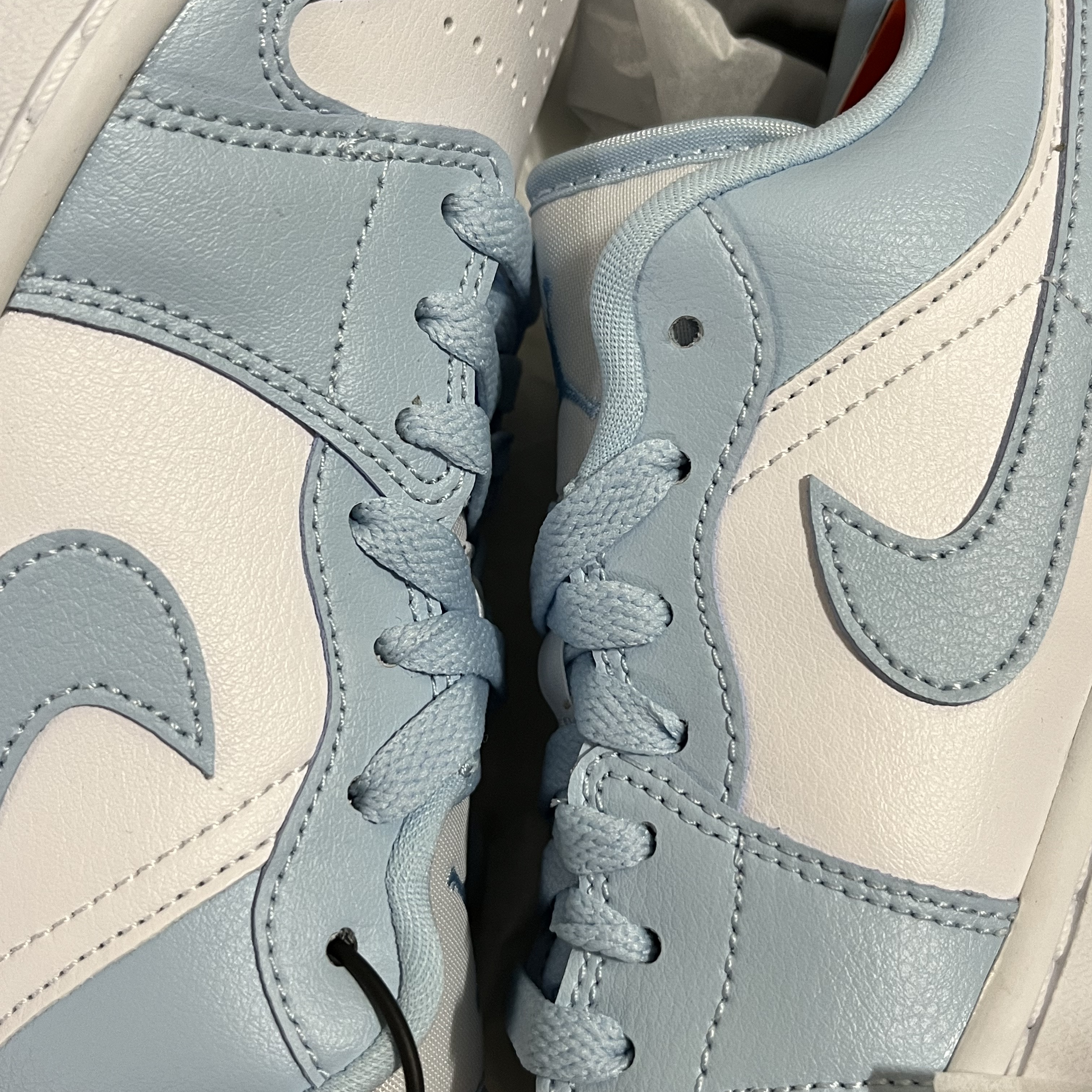 (W) Jordan 1 Low White Ice Blue 착용 스타일