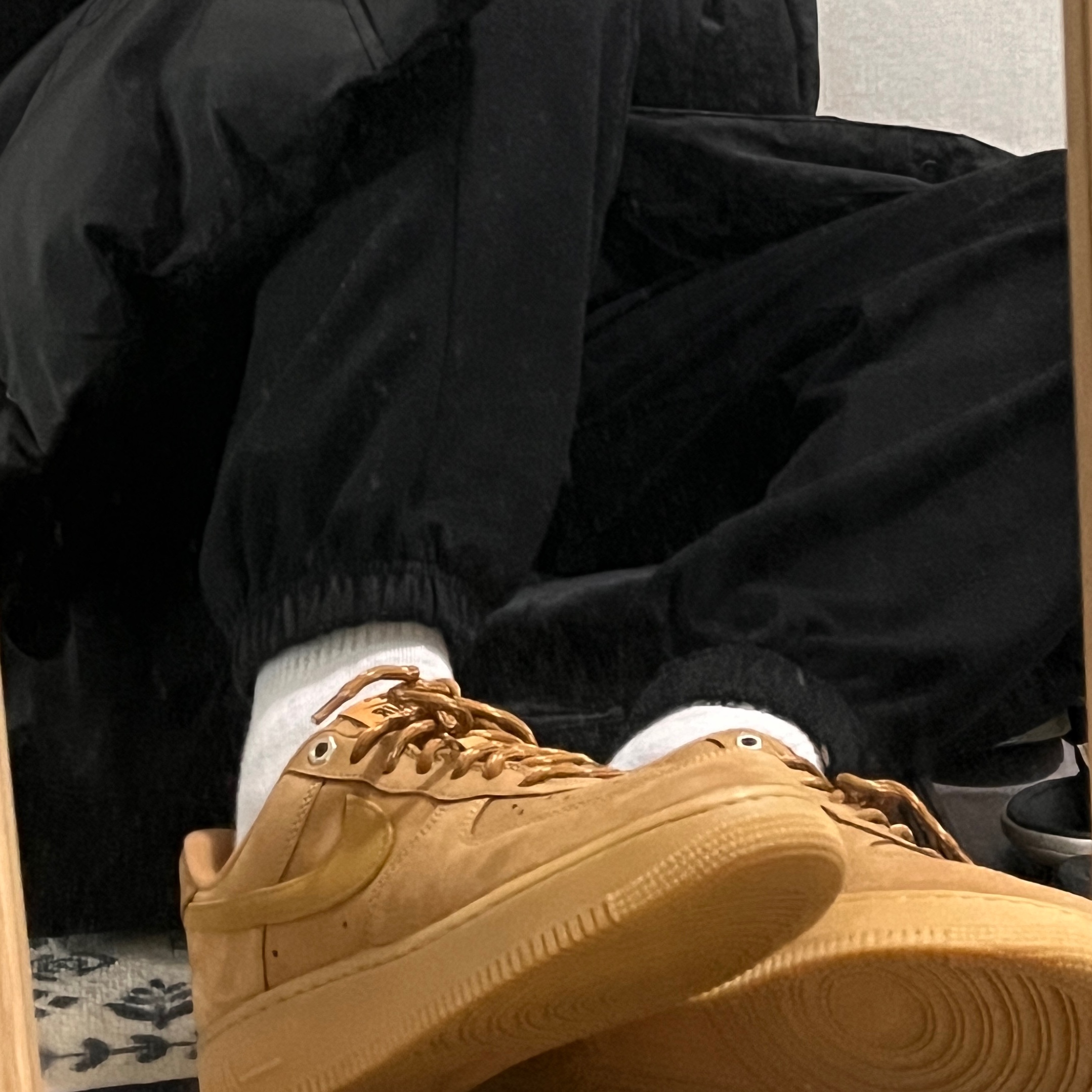 Nike Air Force 1 '07 WB Flax 착용 스타일 - 2