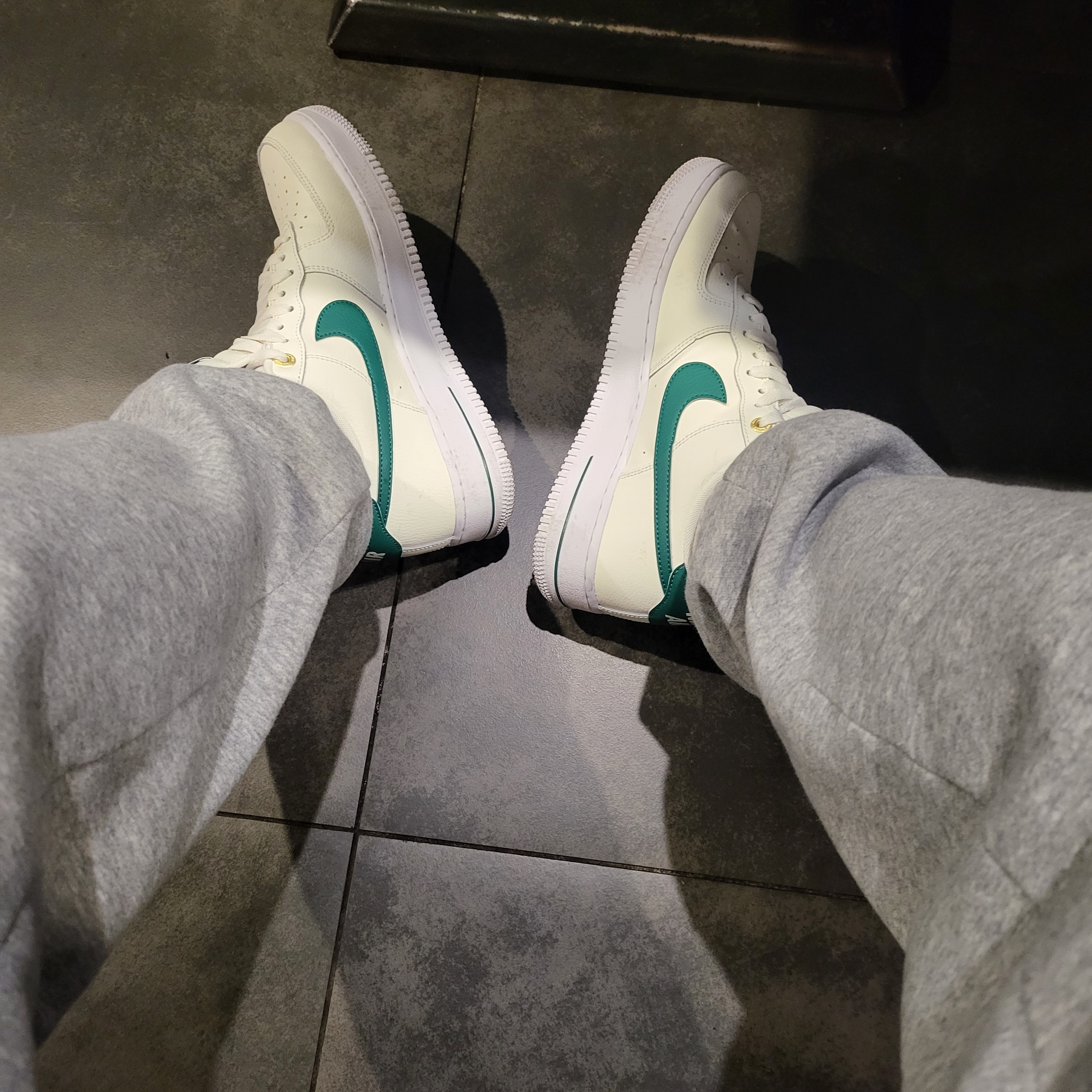Nike Air Force 1 '07 LV8 40th Anniversary Join Forces Sail Malachite 착용 스타일