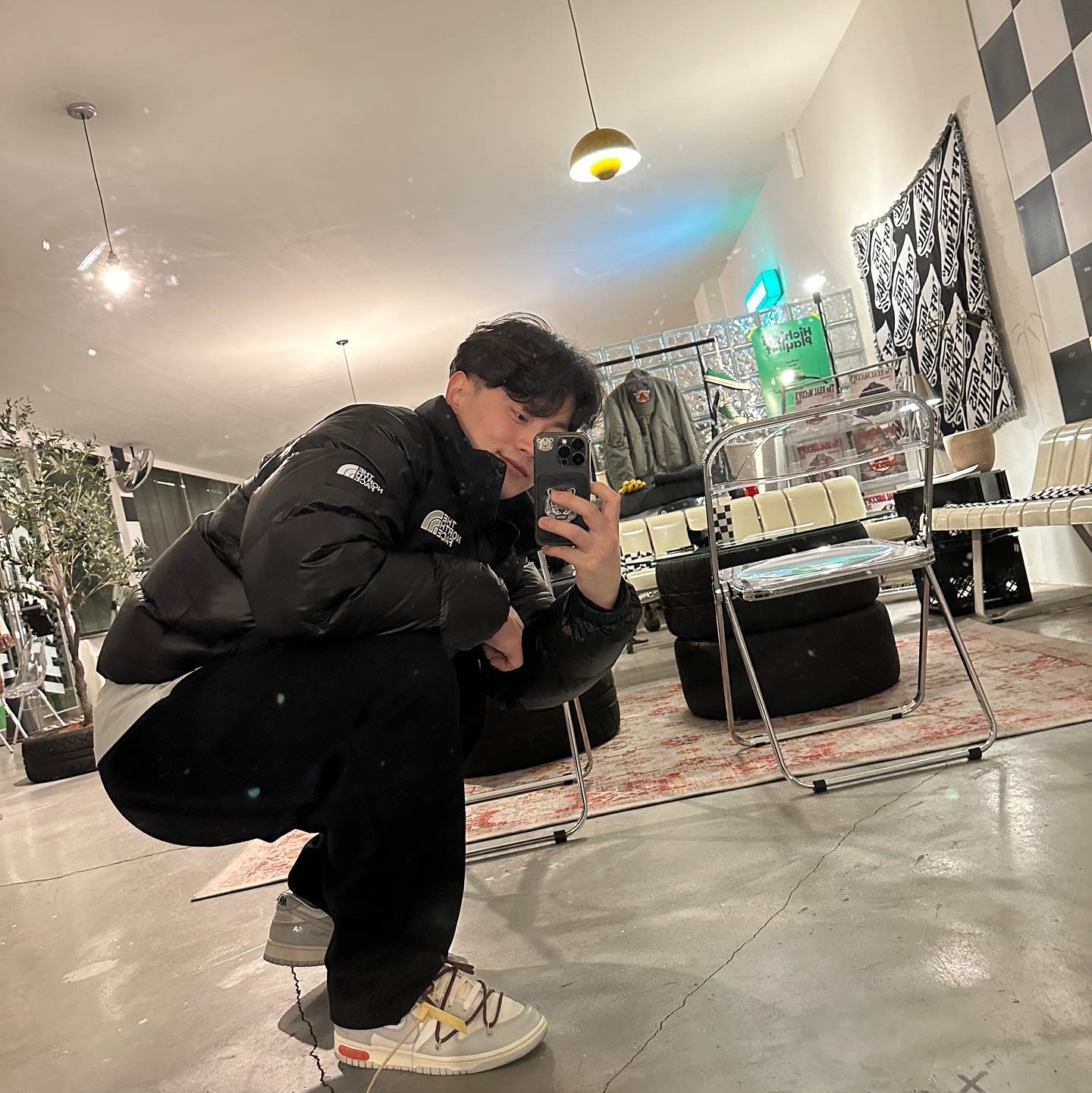 Nike x Off-White Dunk Low The 50 - Lot 46, Apple iPhone 14 Pro 128GB Space Black (Korean Ver.) 착용 스타일 - 1