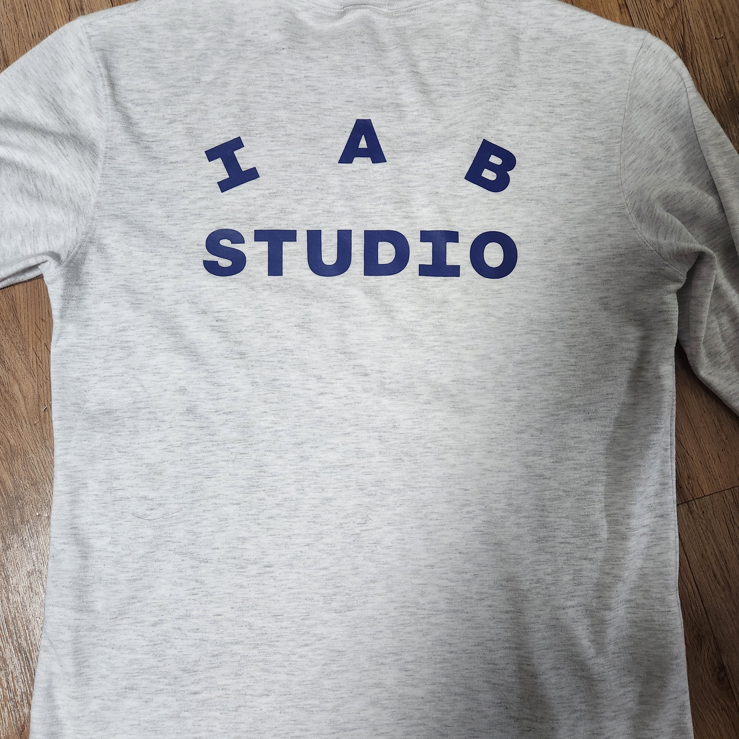 IAB Studio Long Sleeve Light Gray 착용 스타일 - 3