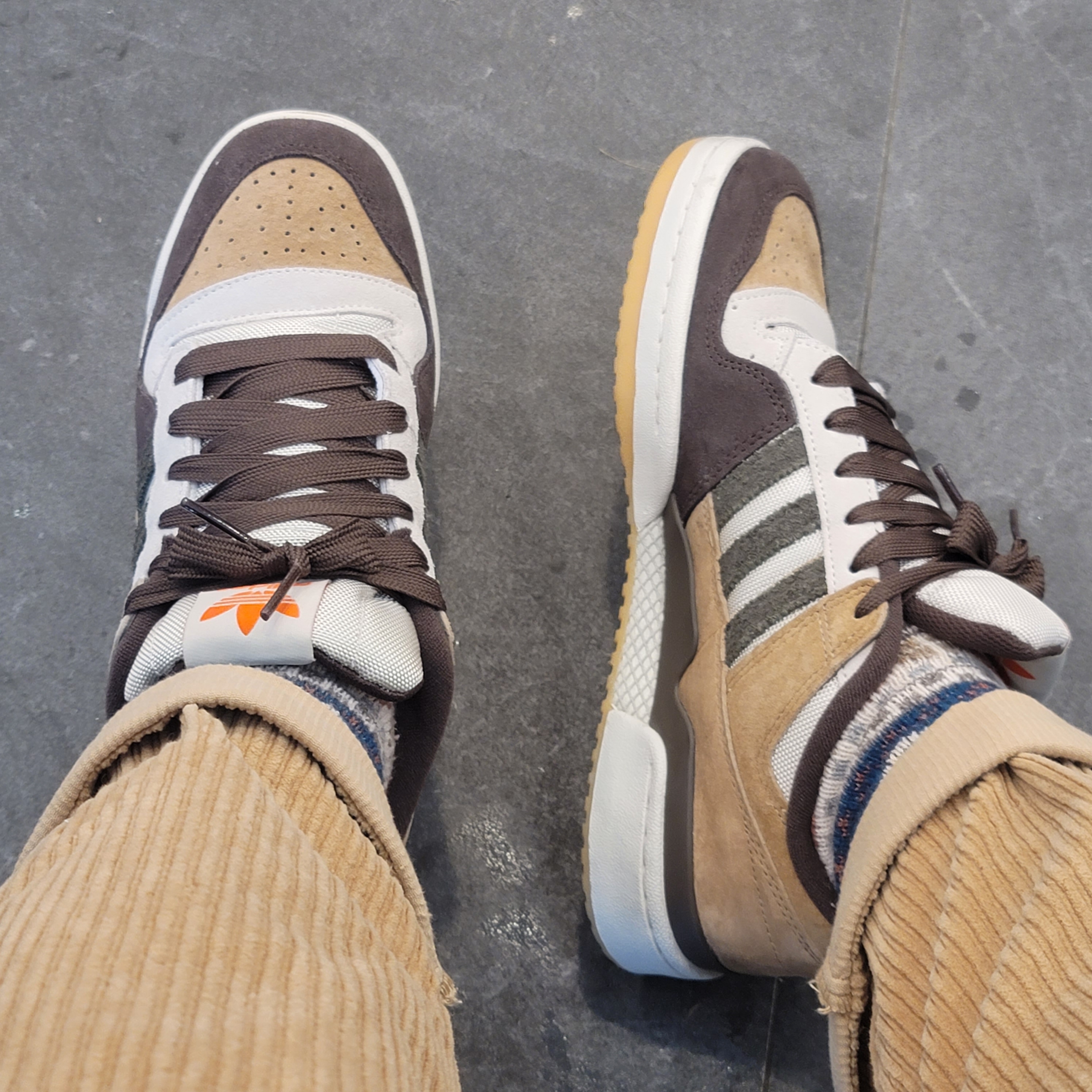 Adidas OG Forum 84 Low Alumina Branch 착용 스타일 - 1