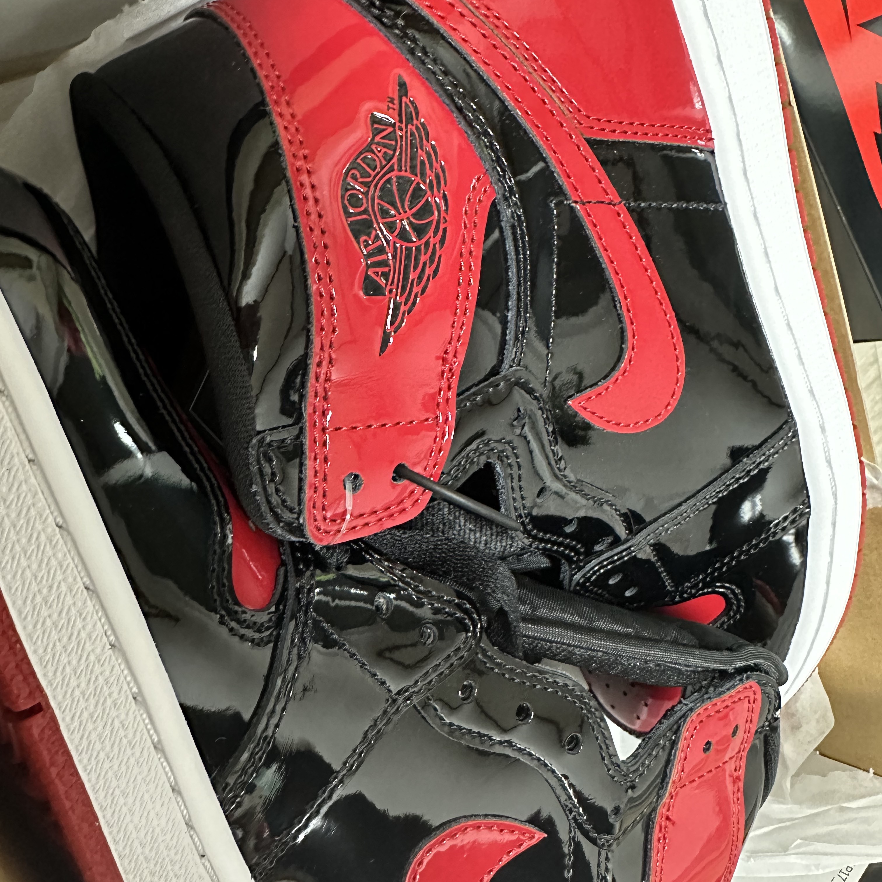 Jordan 1 Retro High OG Patent Bred 착용 스타일 - 1