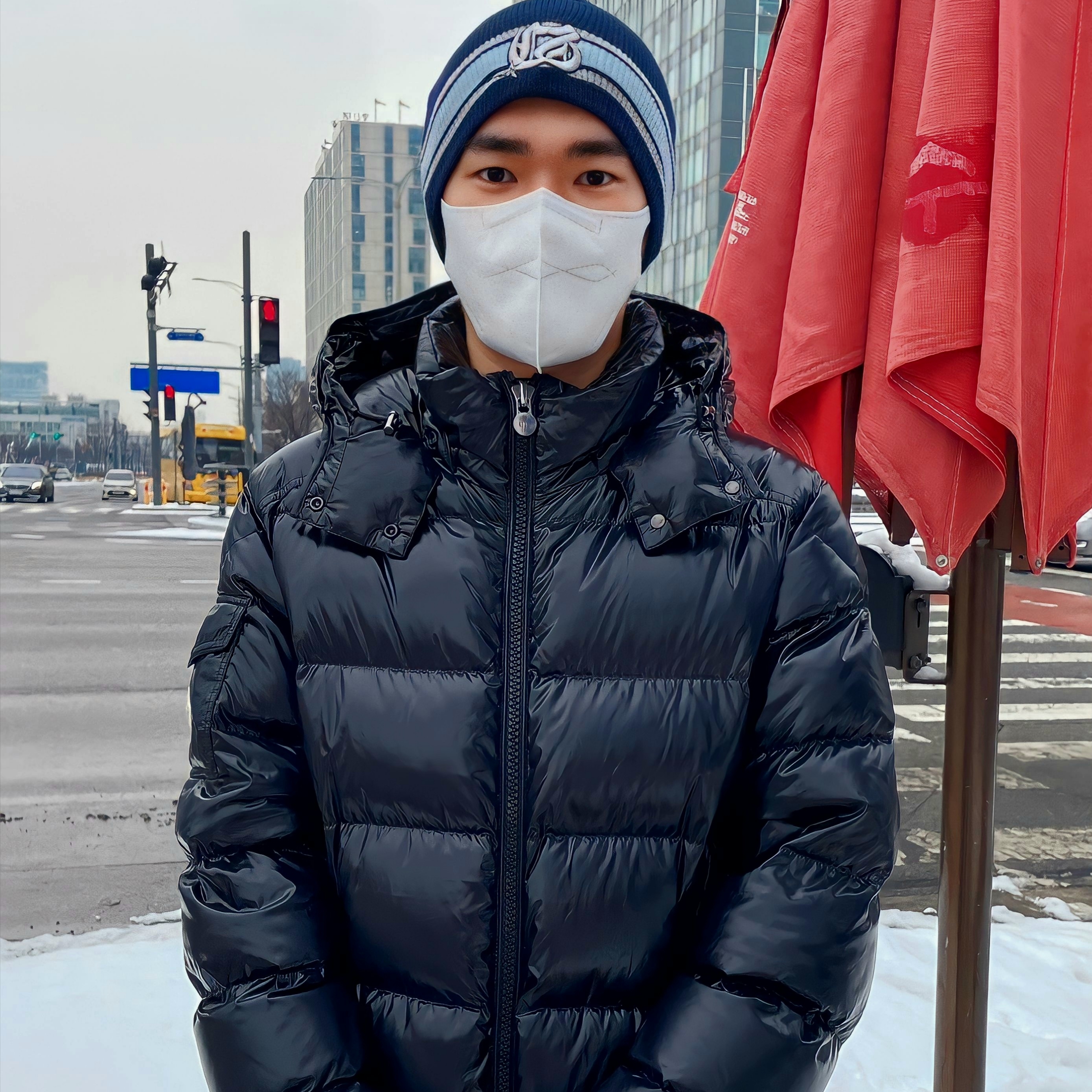 Moncler Maya Short Down Jacket Black - 22FW 착용 스타일 - 2