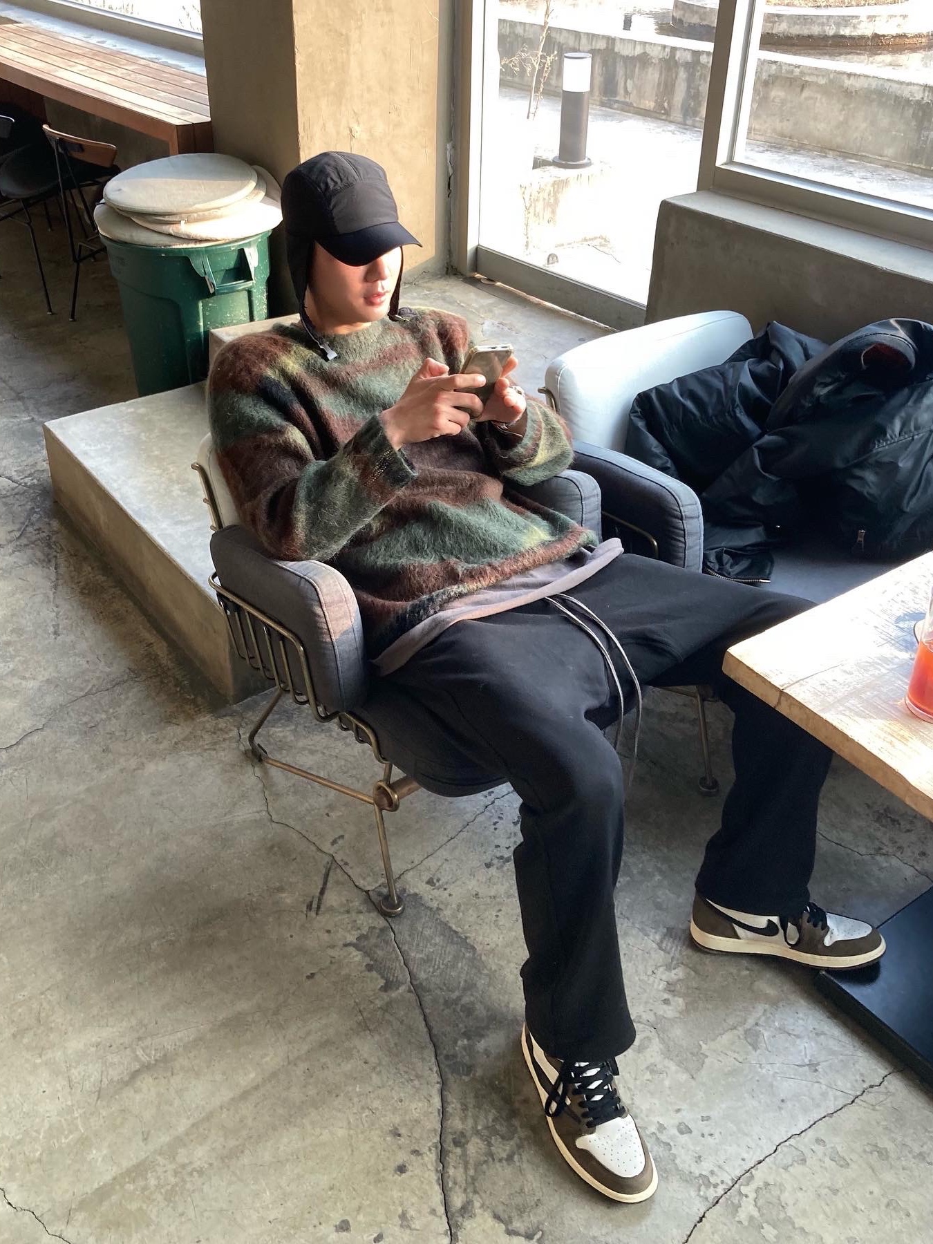 Supreme x Comme des Garcons Junya Watanabe Man Brushed Camo Sweater Olive - 21FW, Jordan 1 x Travis Scott Retro High OG SP Mocha 착용 스타일 - 1