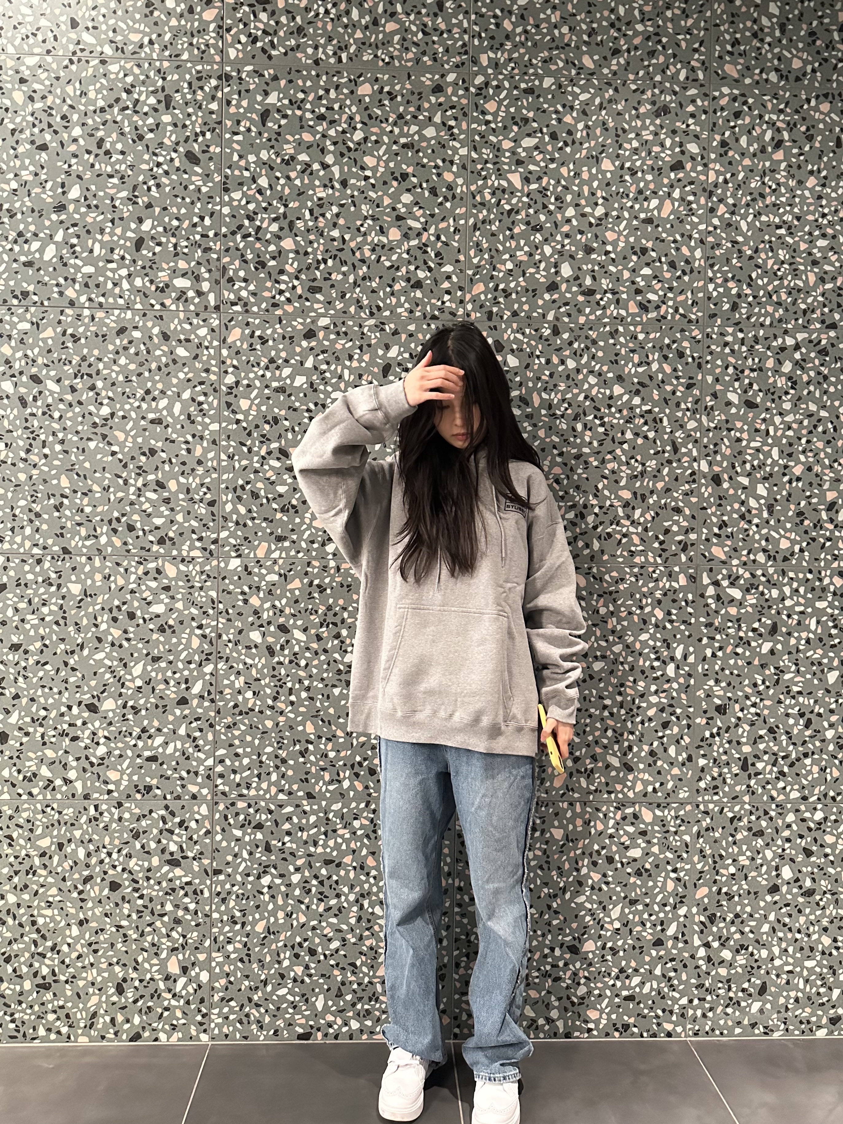 Nike x Stussy NRG RA Pullover Hoodie Dark Grey Heather (DJ9489-063), Nike x Peaceminusone Kwondo1 White 착용 스타일 - 1