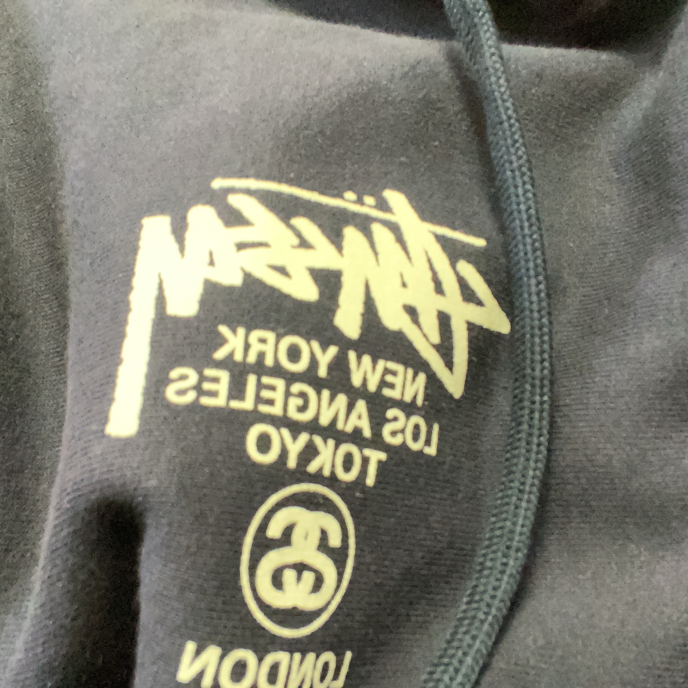 Stussy World Tour Zip Hoodie Navy 2022 착용 스타일