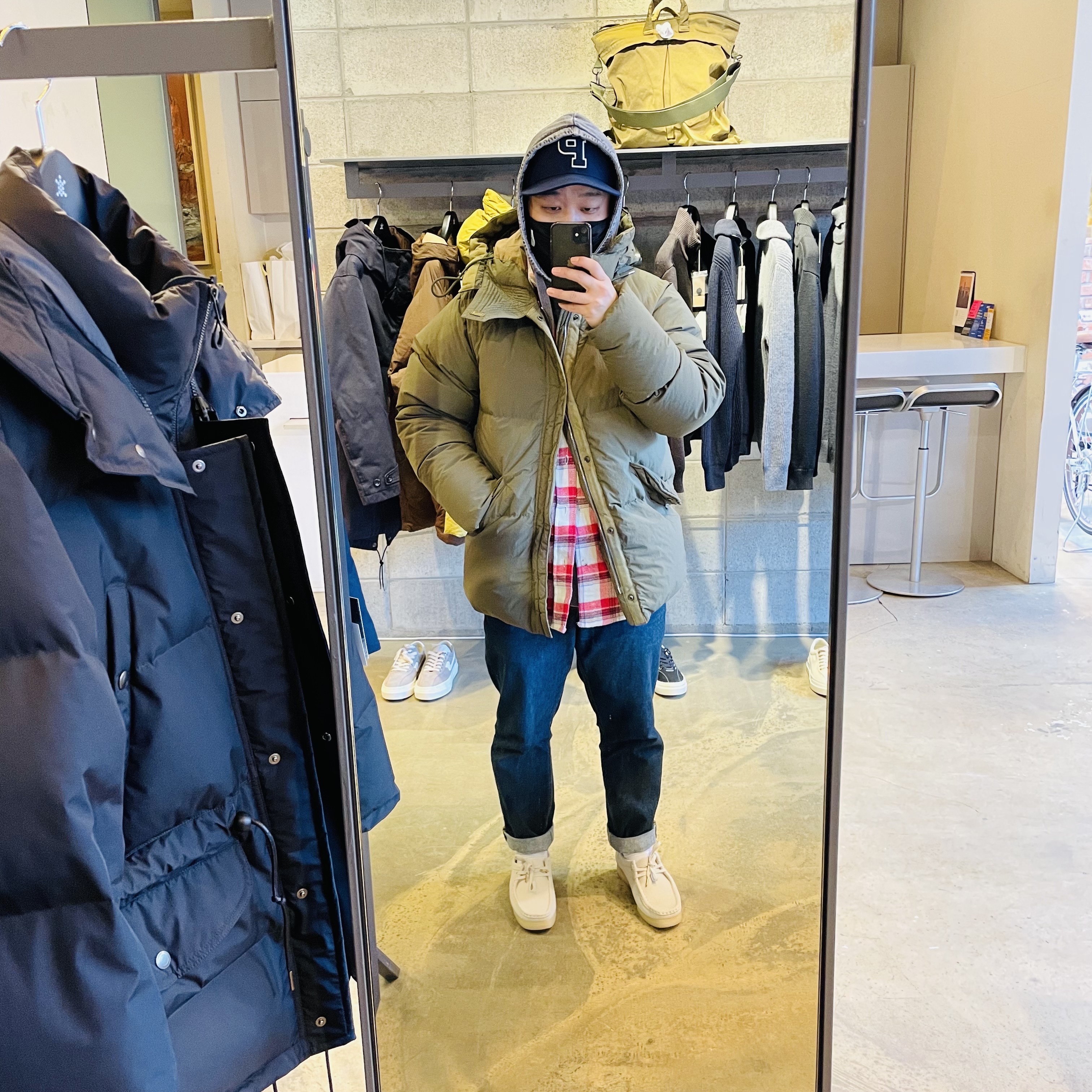 Porter Tanker 3Way Briefcase Black, Ten C Artic Down Parka Dark Green 착용 스타일 - 2