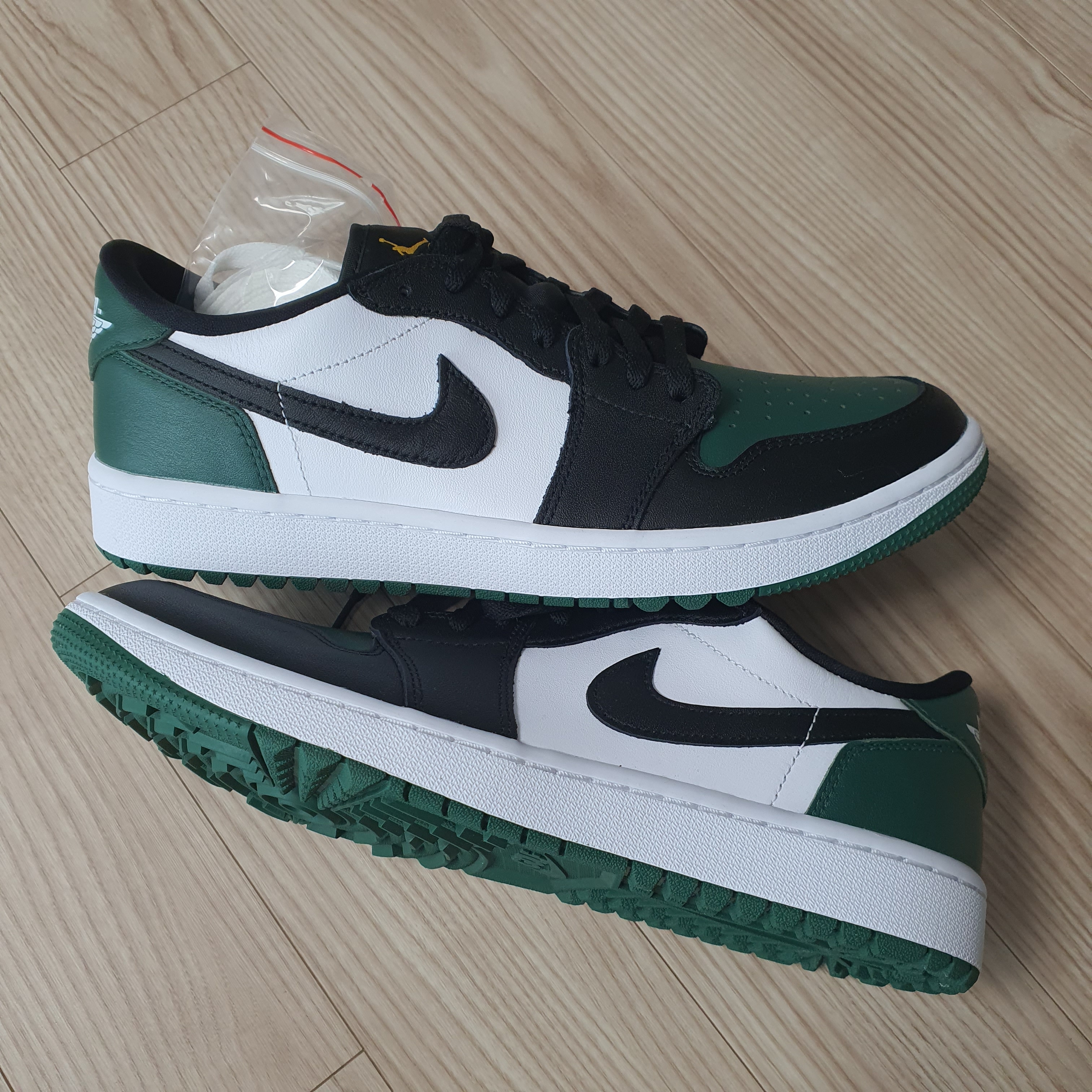 Jordan 1 Low Golf Noble Green 착용 스타일 - 1