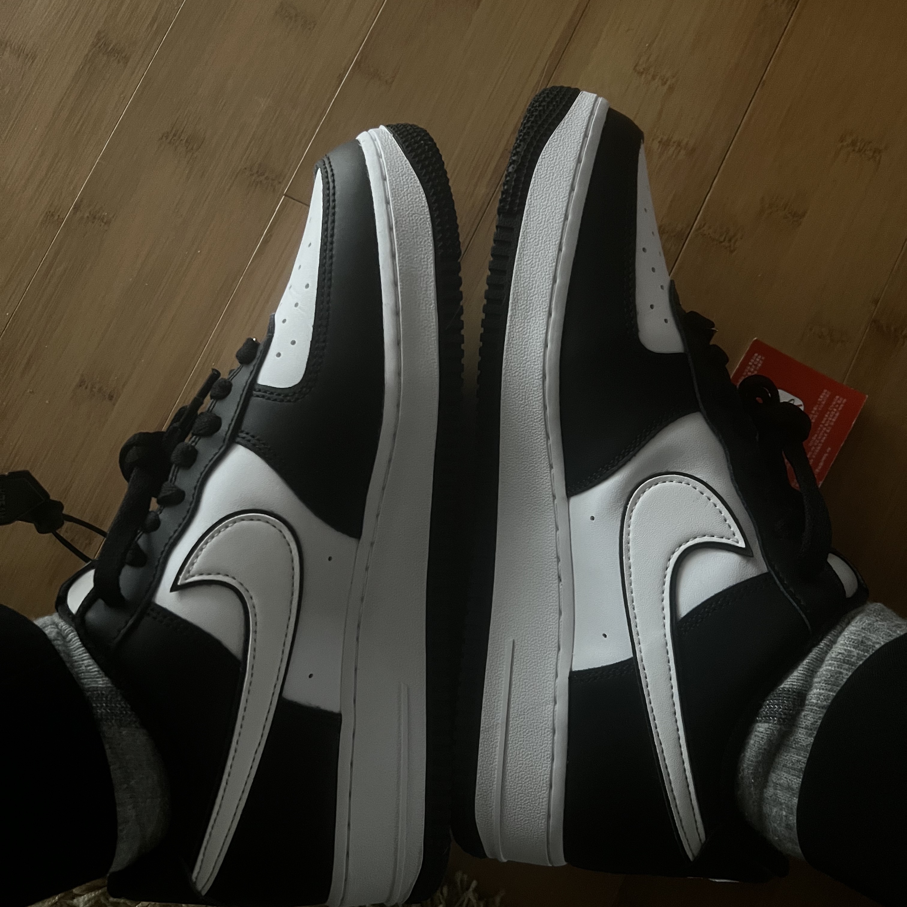 Nike Air Force 1 '07 Black White 착용 스타일