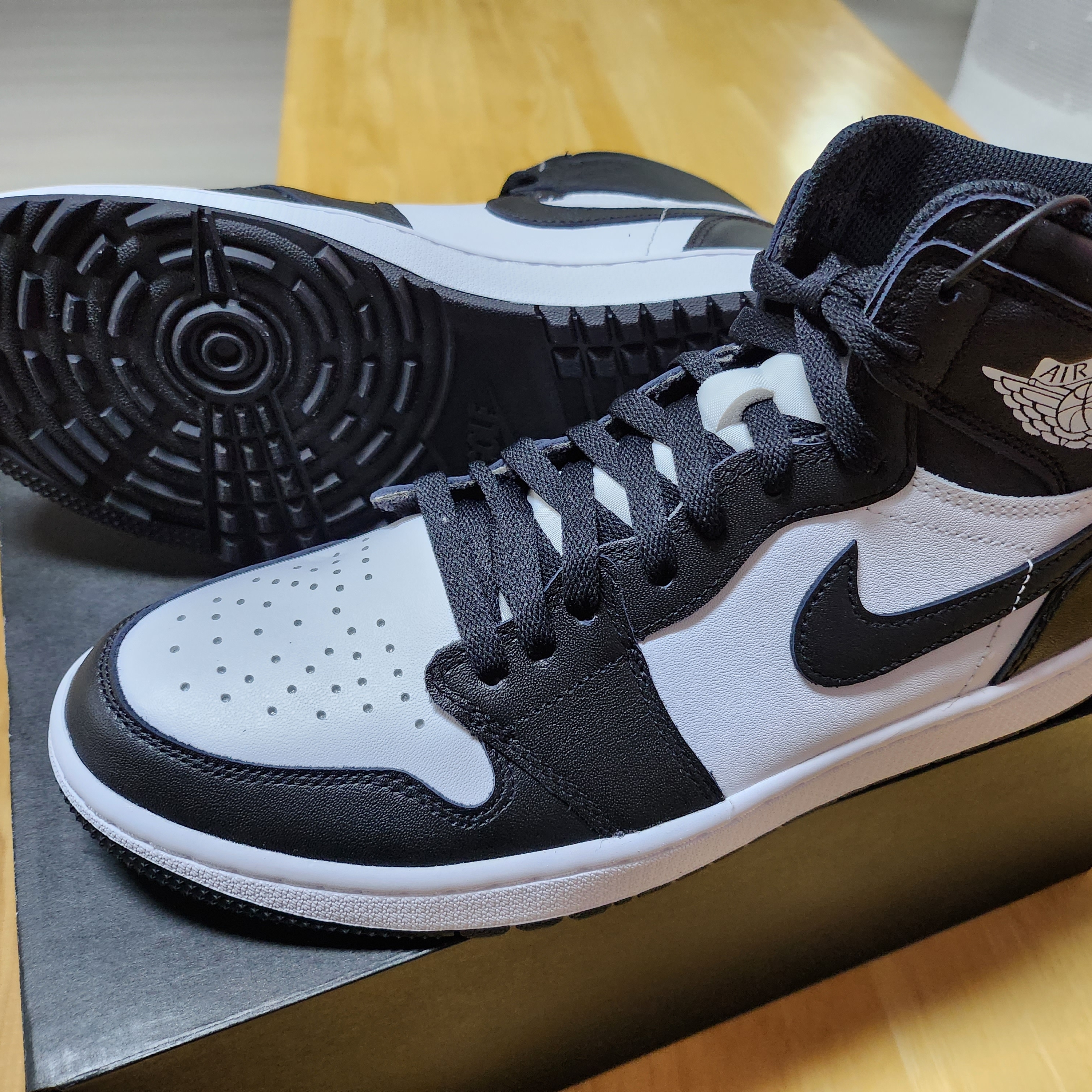 Jordan 1 High Golf White Black 착용 스타일 - 1