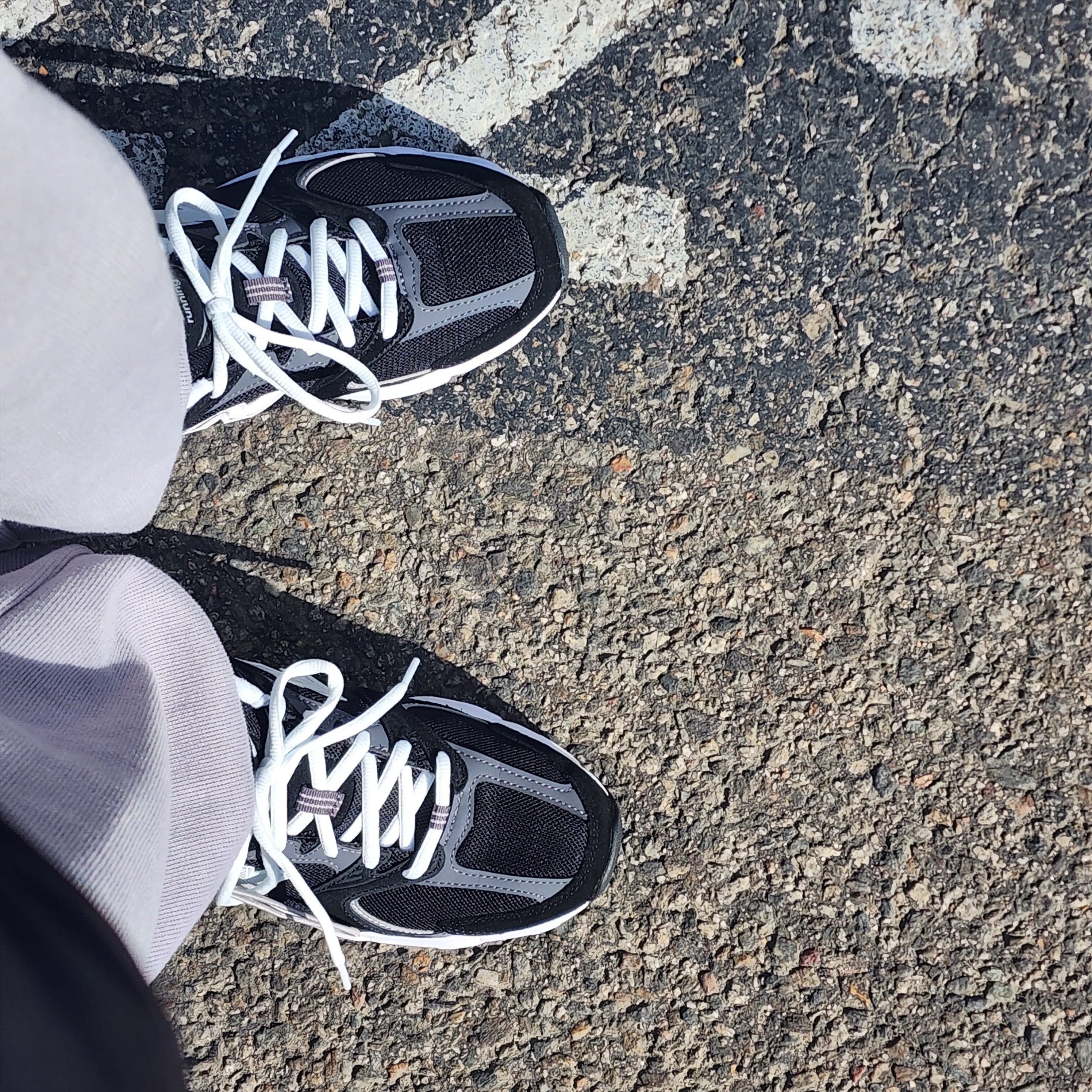 New Balance 530 Classic Black 착용 스타일