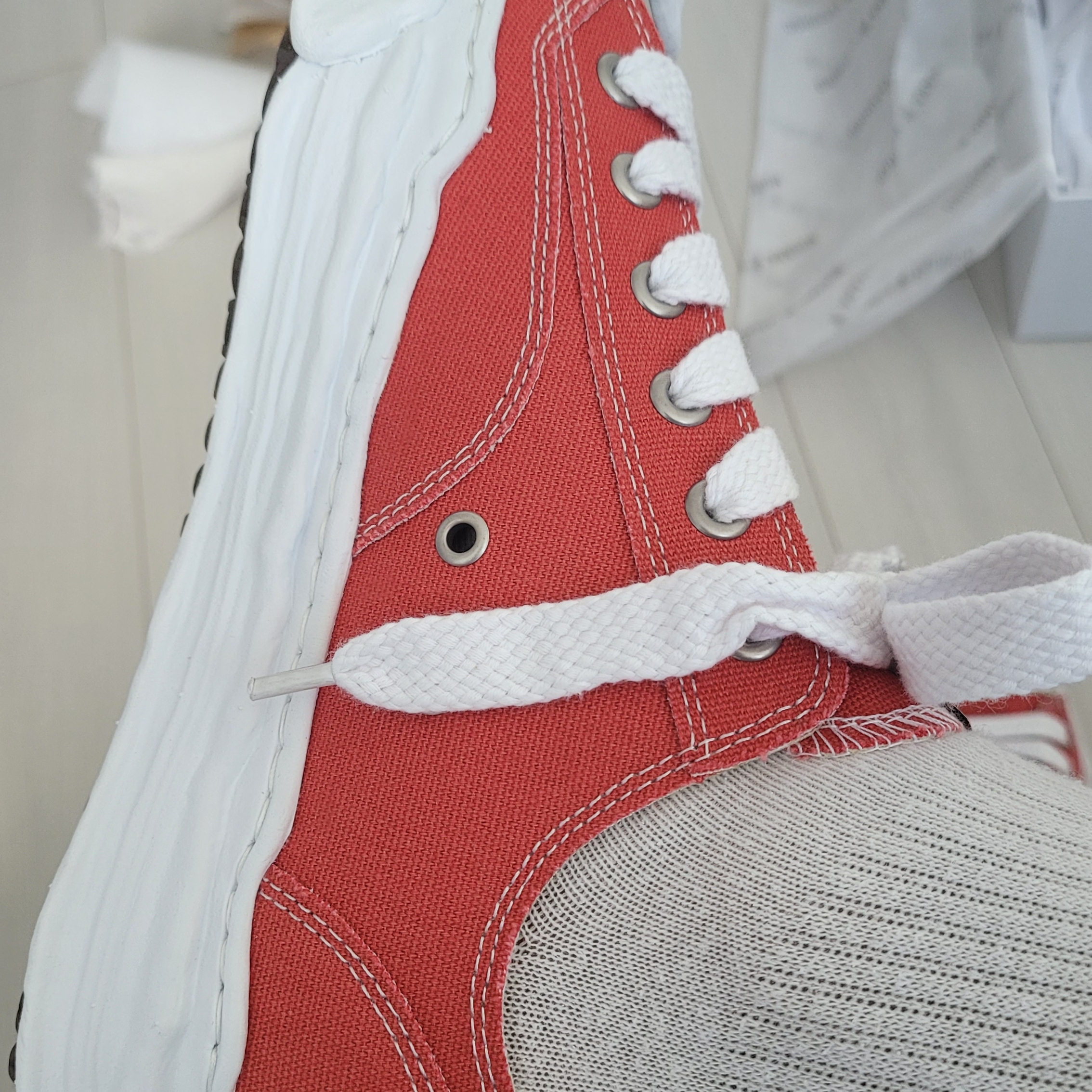 Maison Mihara Yasuhiro Hank OG Sole Canvas Low-top Sneakers Orange 착용 스타일 - 3