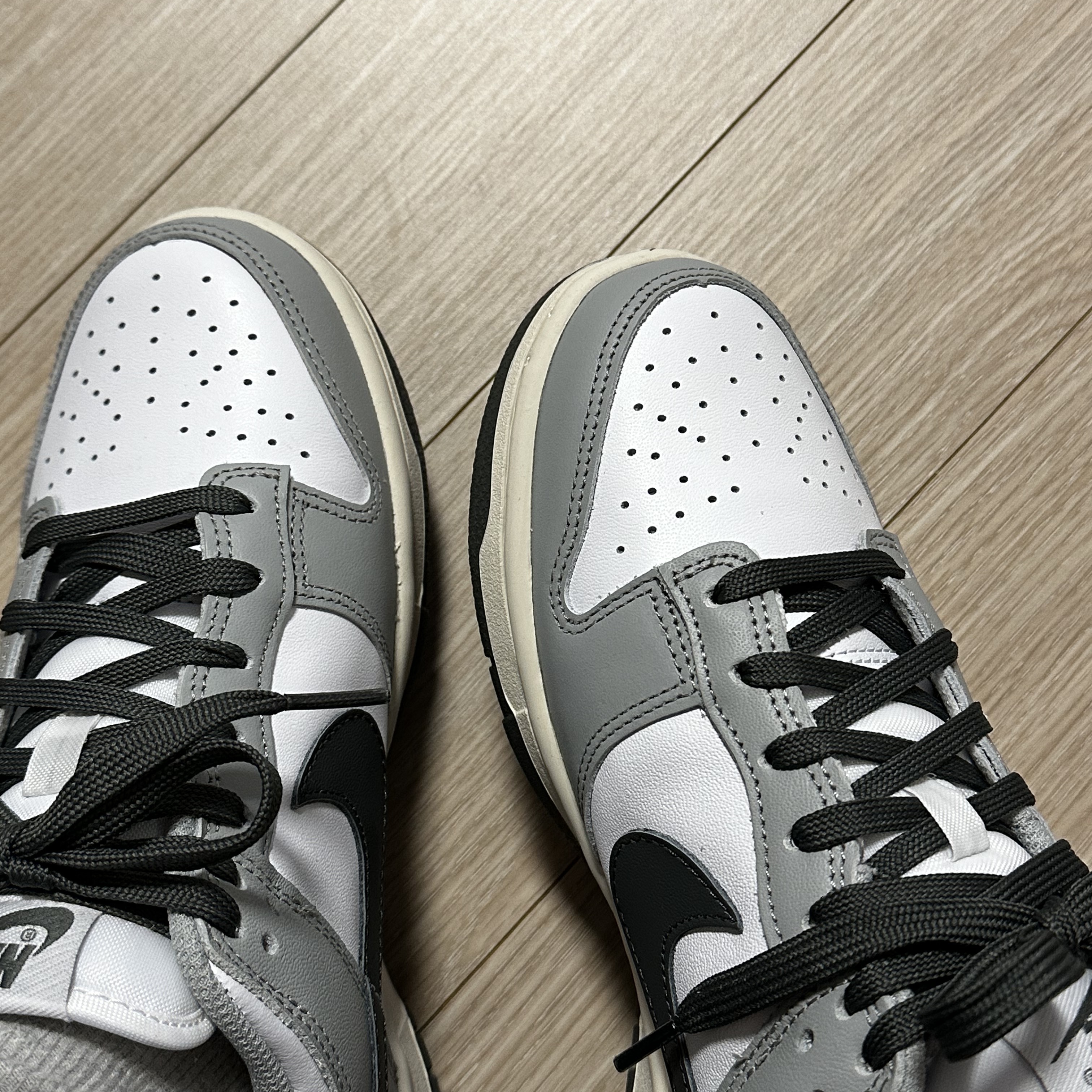 (W) Nike Dunk Low Light Smoke Grey 착용 스타일 - 2