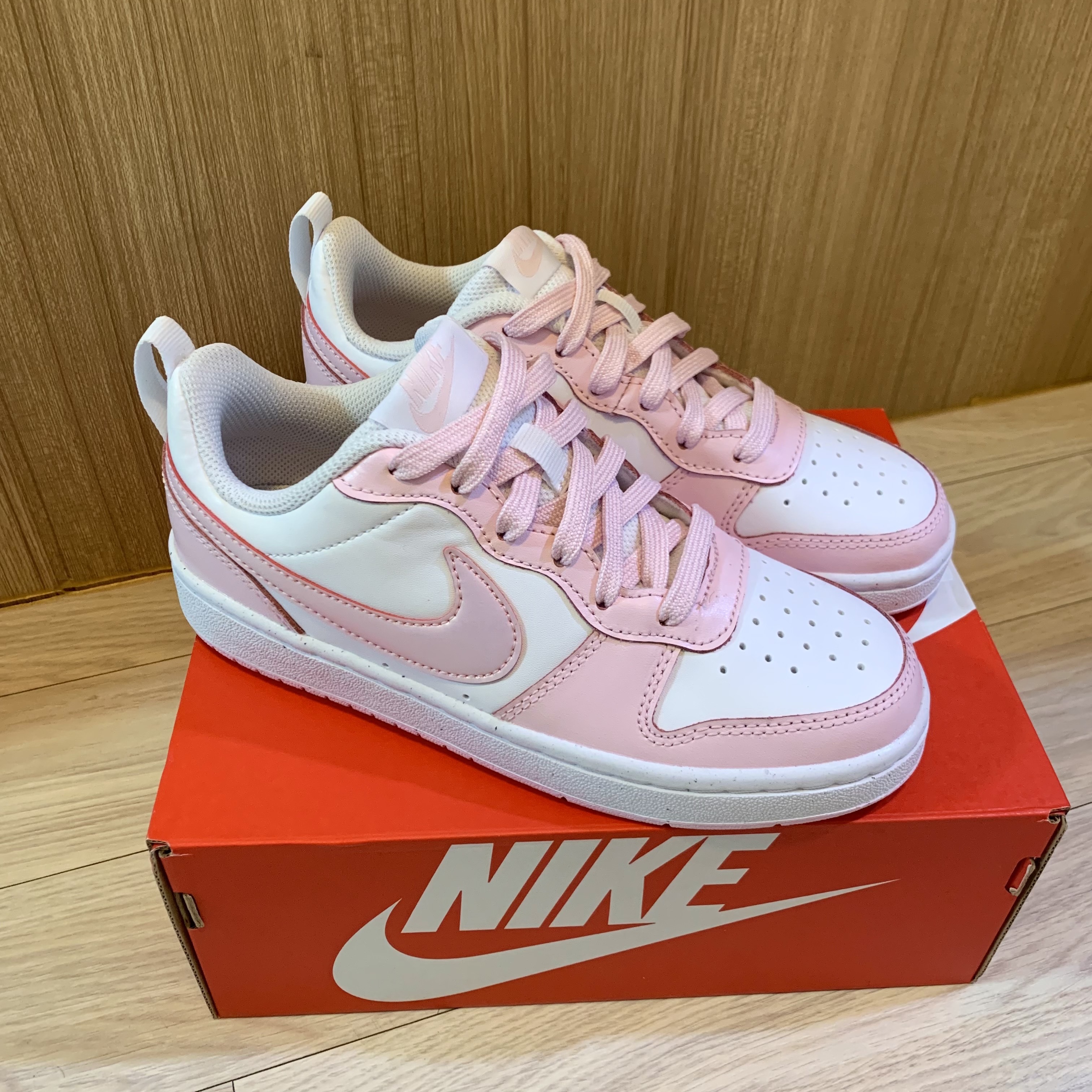 (GS) Nike Court Borough 2 SE White Pink Foam 착용 스타일 - 2