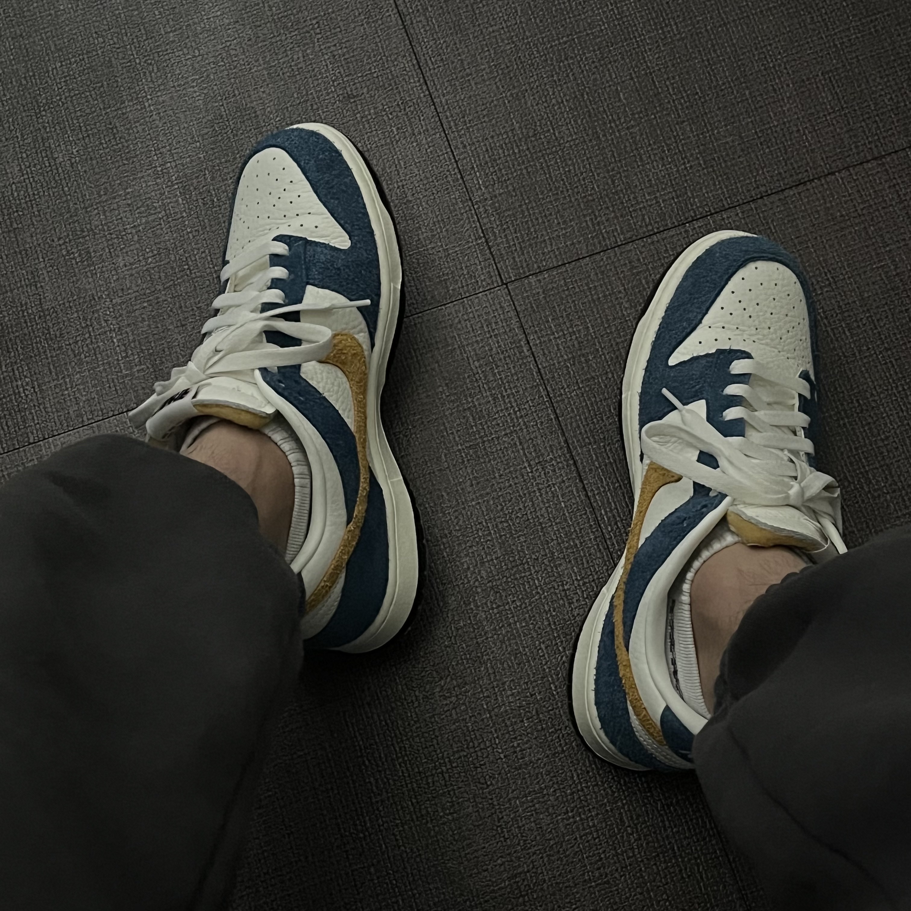 Nike x Kasina Dunk Low 80's Bus 착용 스타일