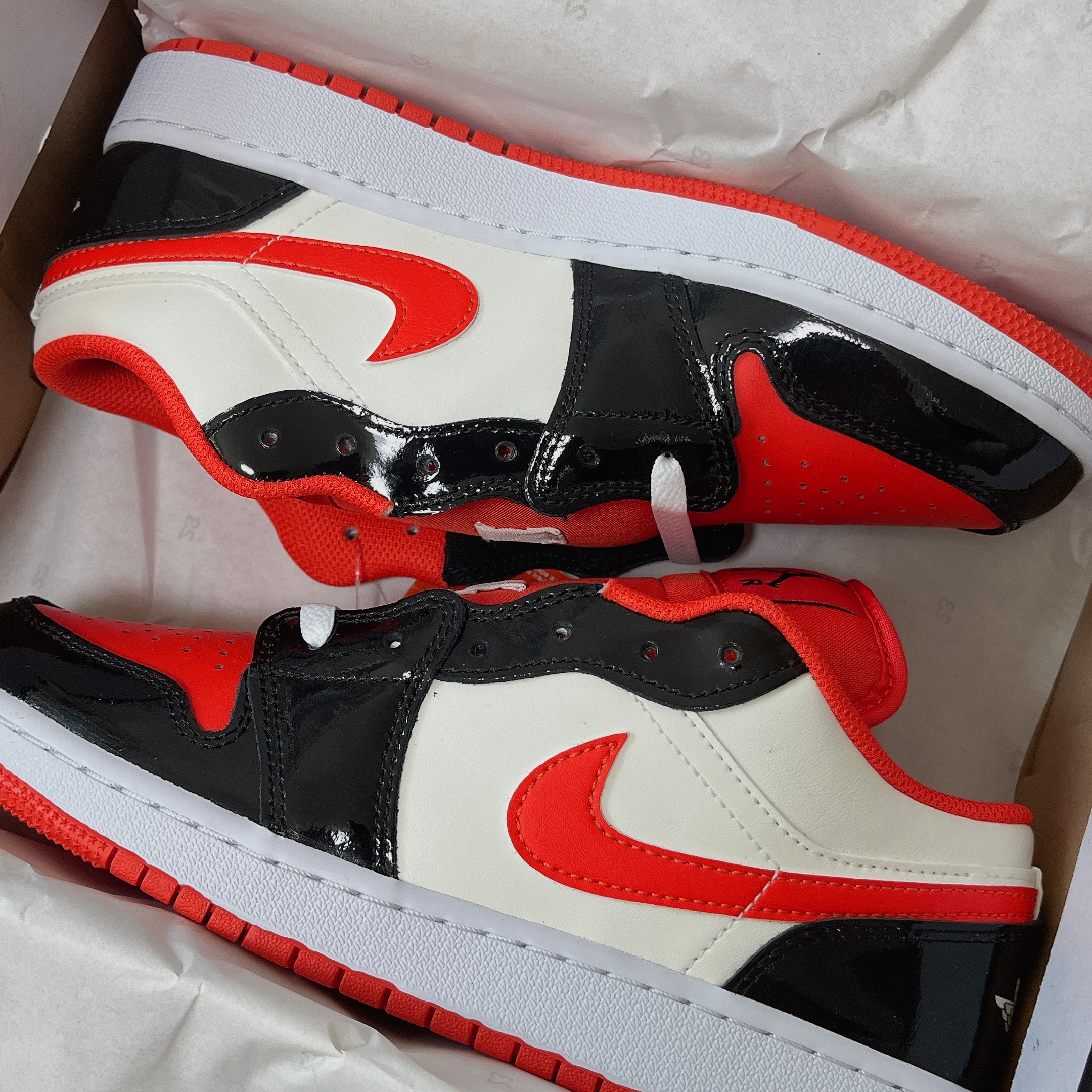 (GS) Jordan 1 Low SE Team Orange Black 착용 스타일