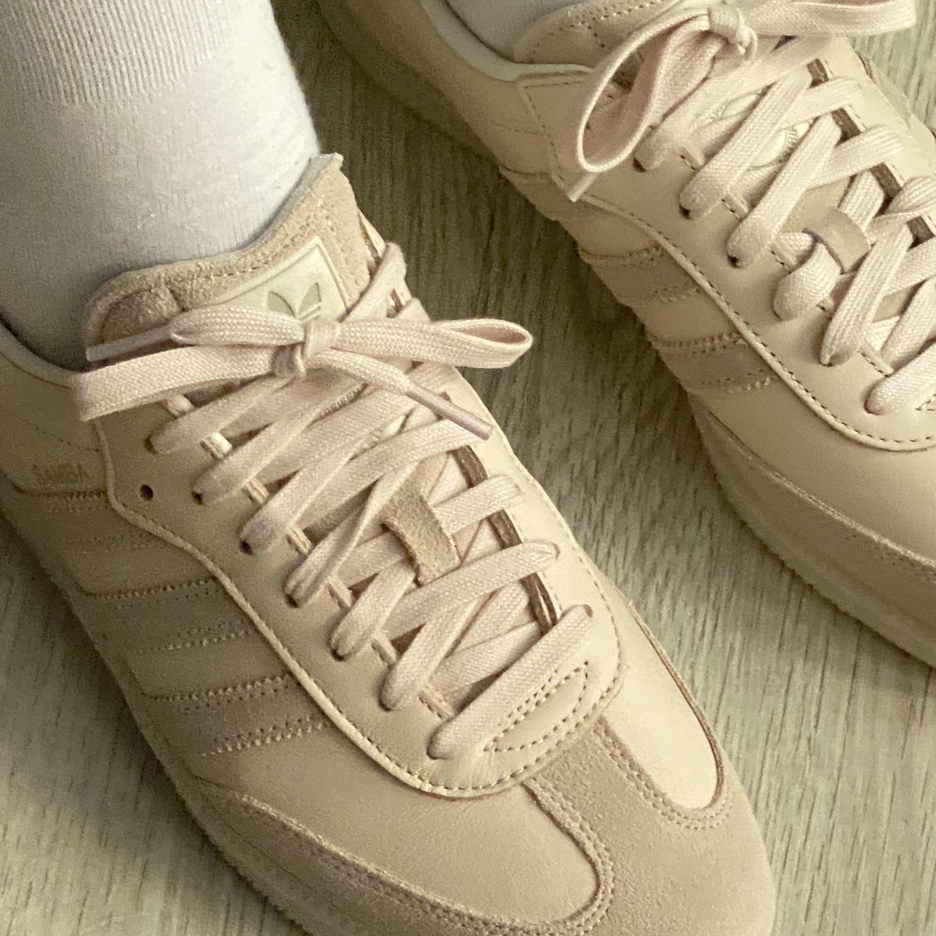 Adidas Samba Linen Savanna 착용 스타일 - 2