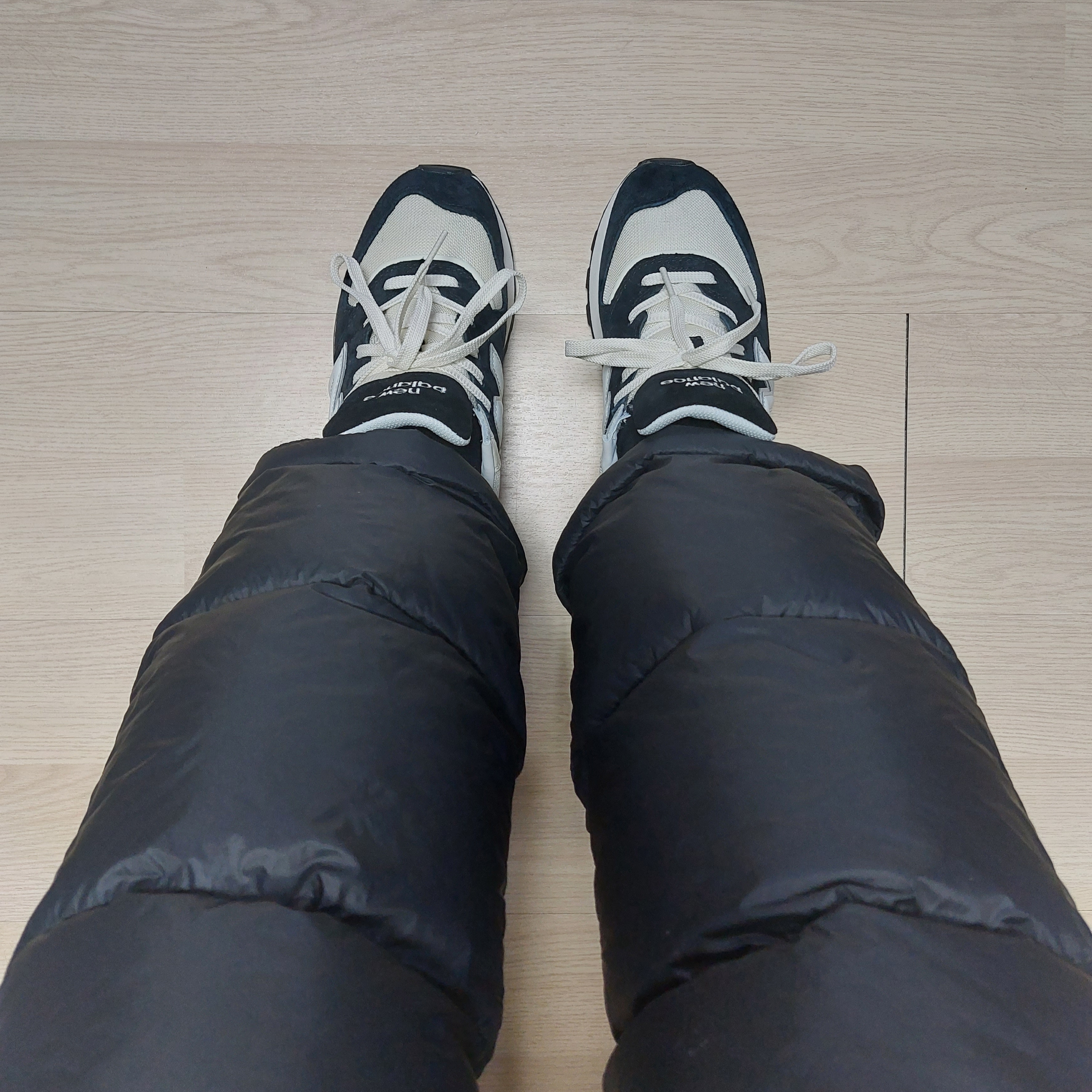 New Balance 574 Legacy Black Angora 착용 스타일