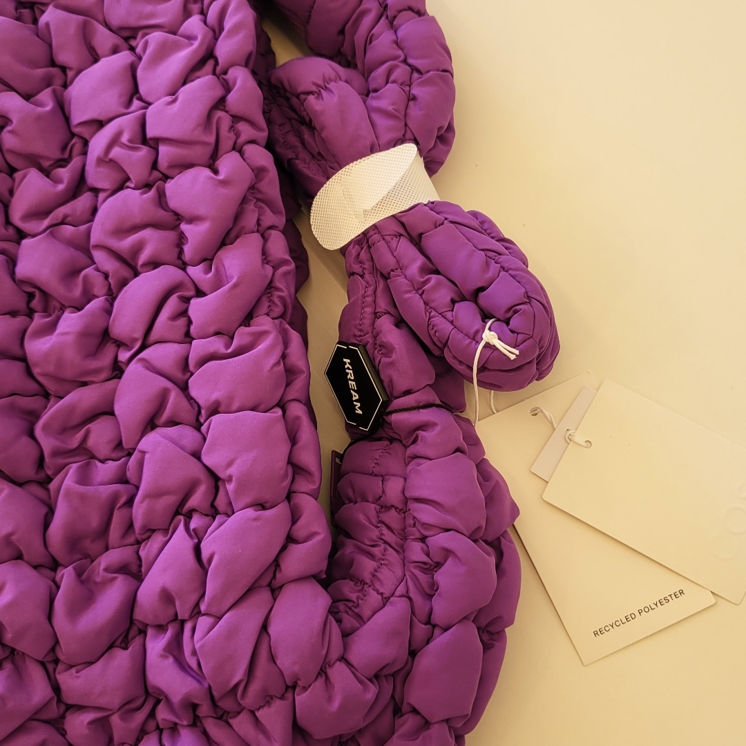 COS Quilted Oversized Shoulder Bag Purple 착용 스타일