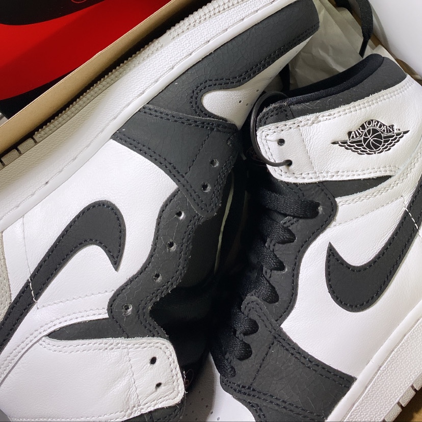 Jordan 1 Retro High OG Bleached Coral 착용 스타일